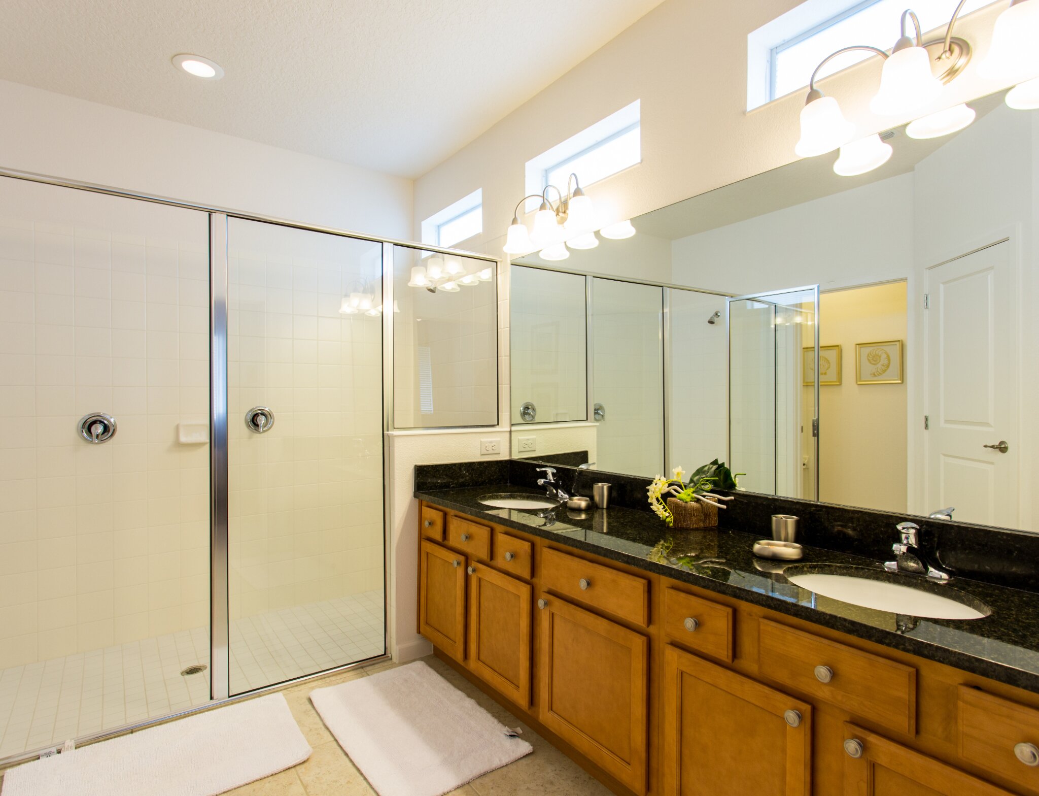 Lakeside house - Image 14