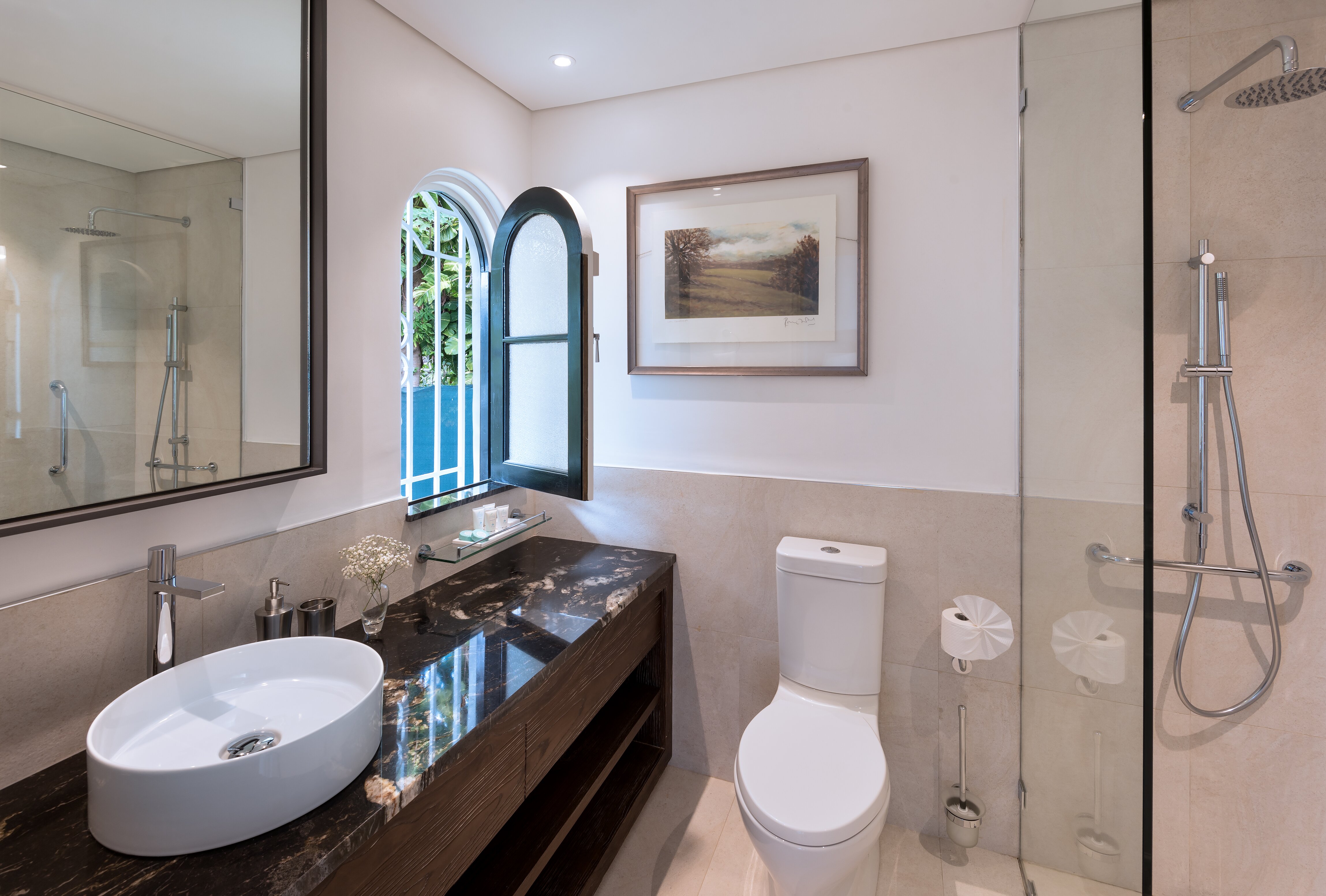 Elsewhere - Image 10