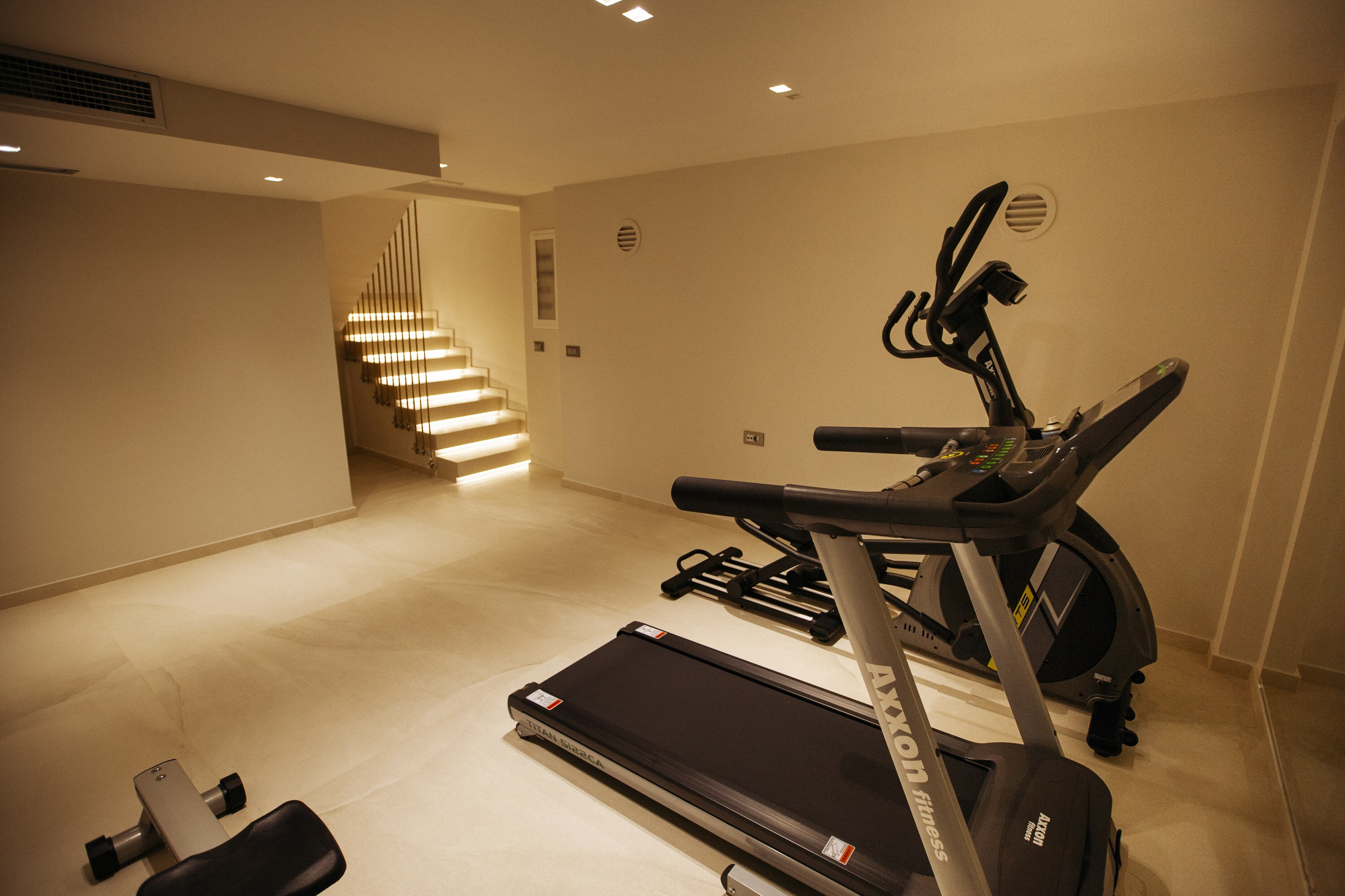 Luna House - Image 17