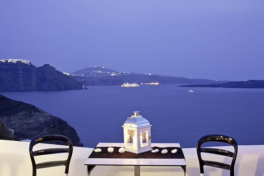 Canaves Oia Hotel & Suites - Image 11