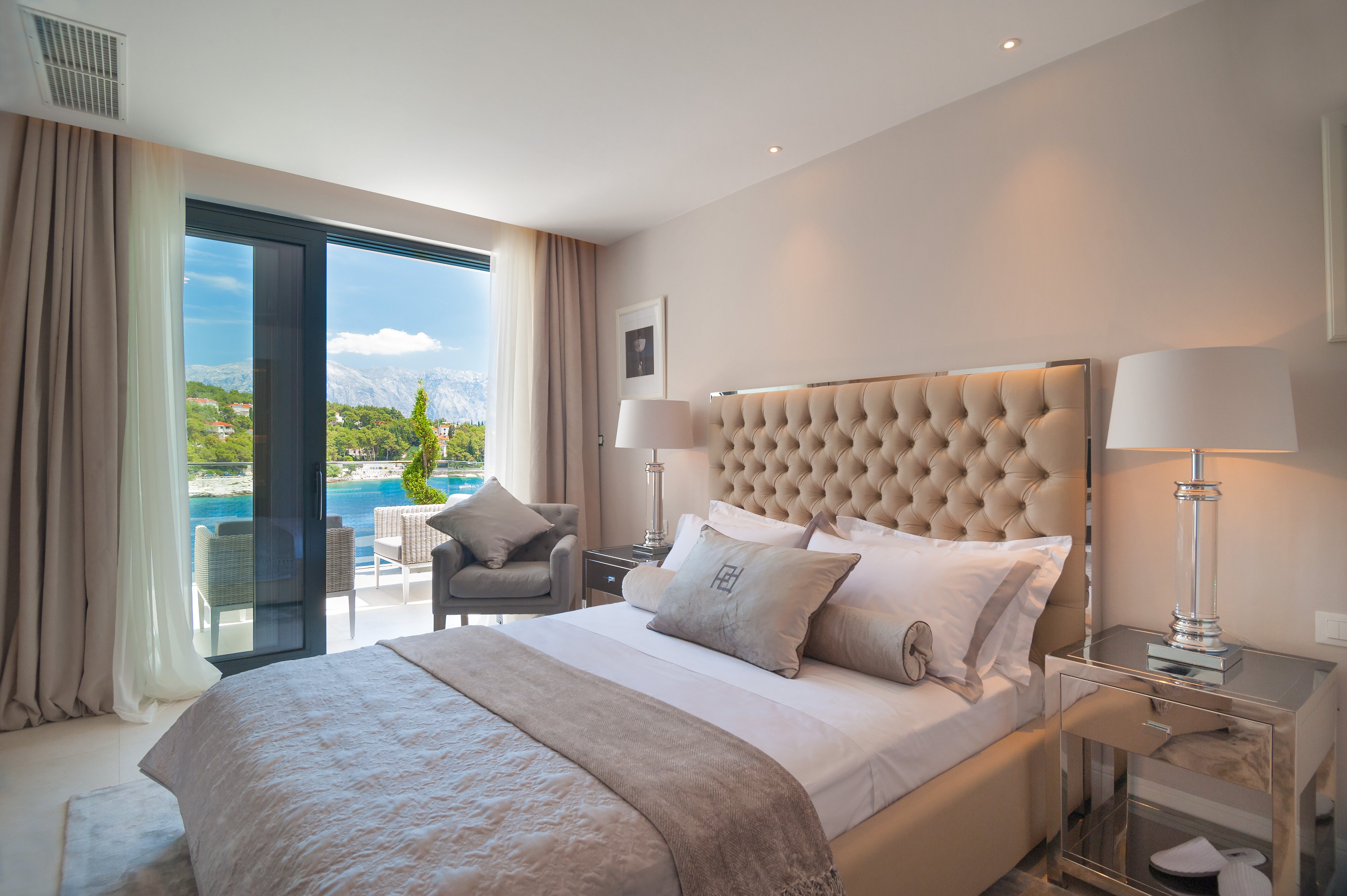 Sumartin Bay House - Image 6