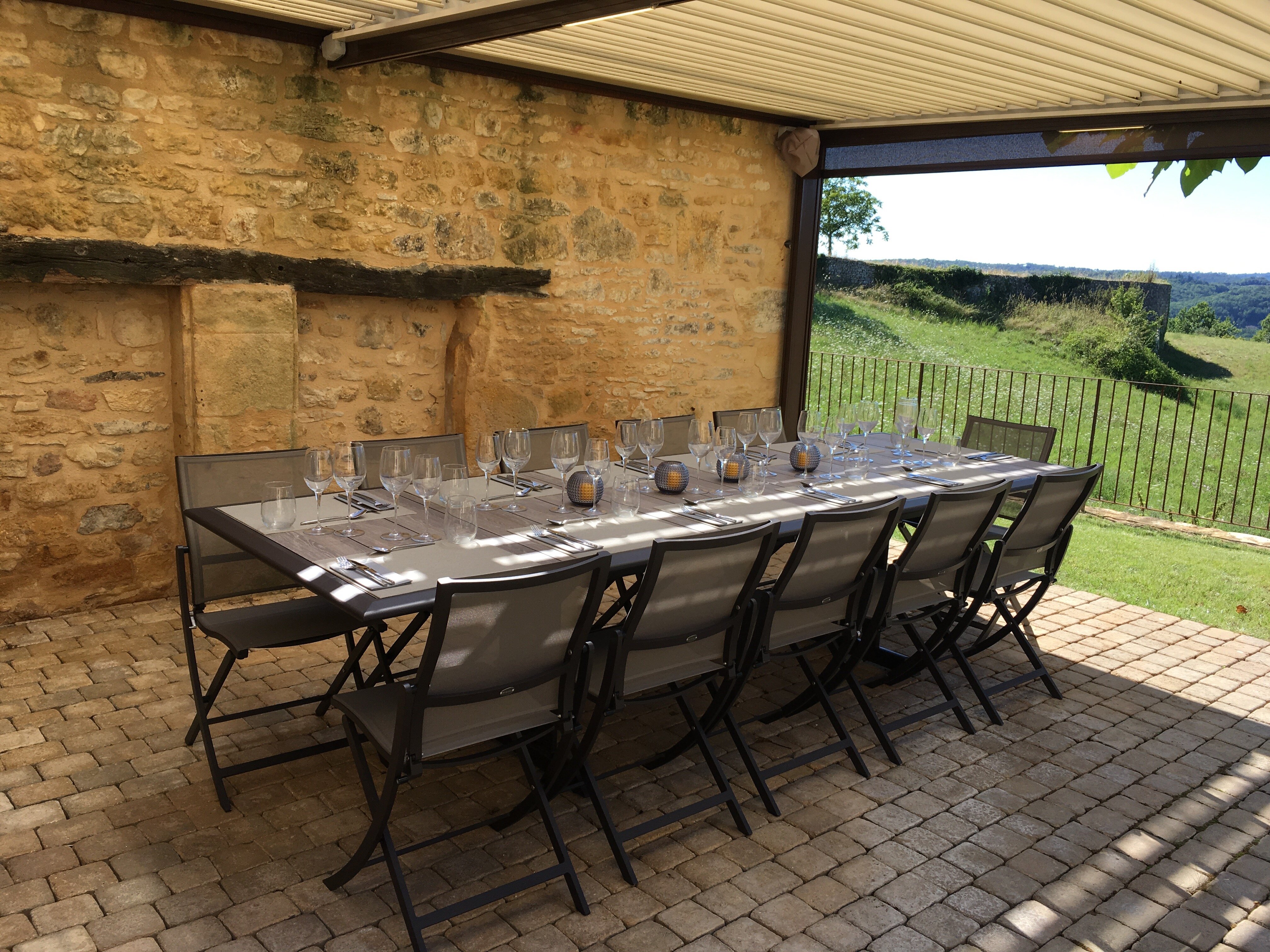 Le Village - Image 10