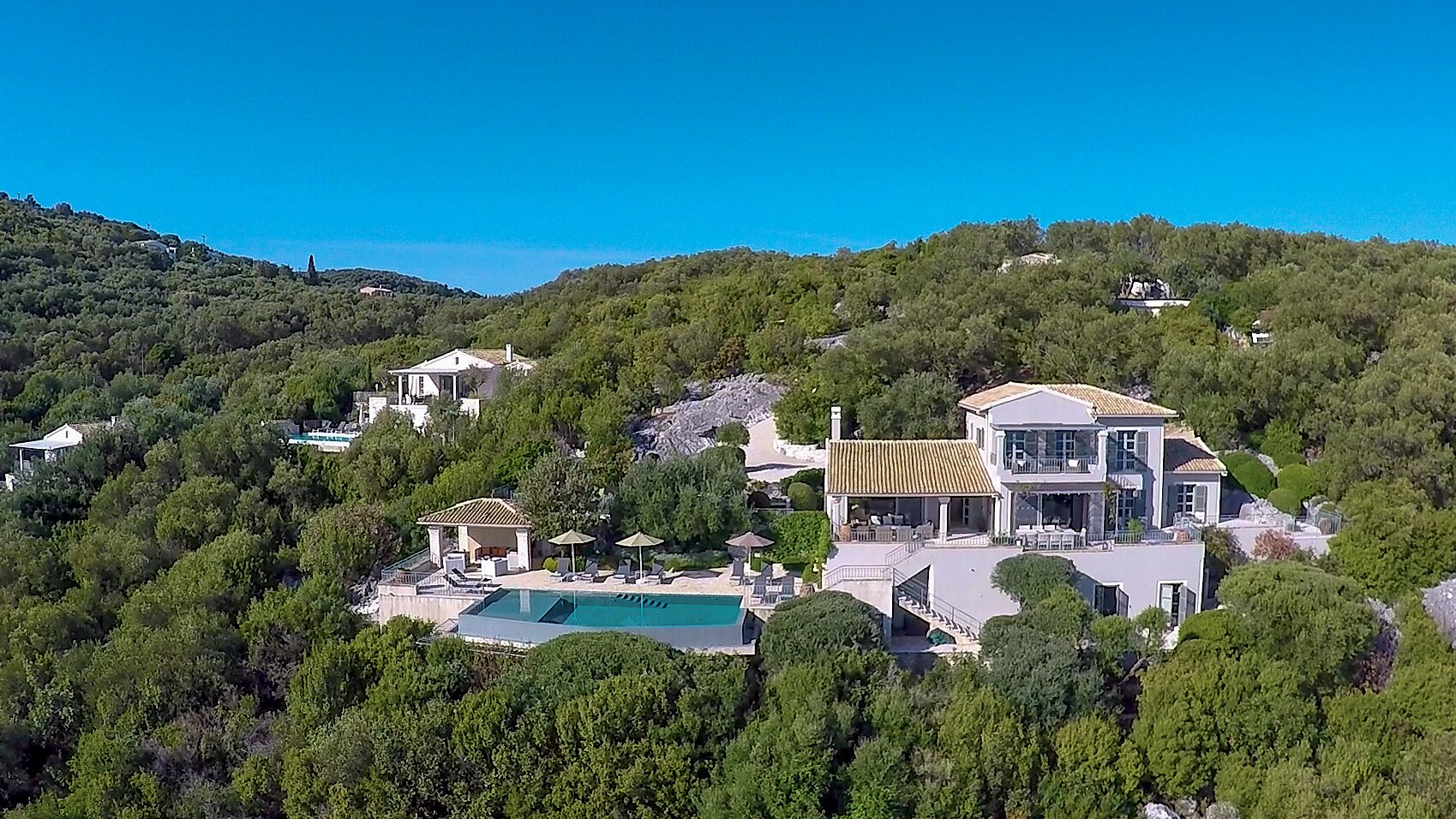 Kalamaki Bay House - Image 19