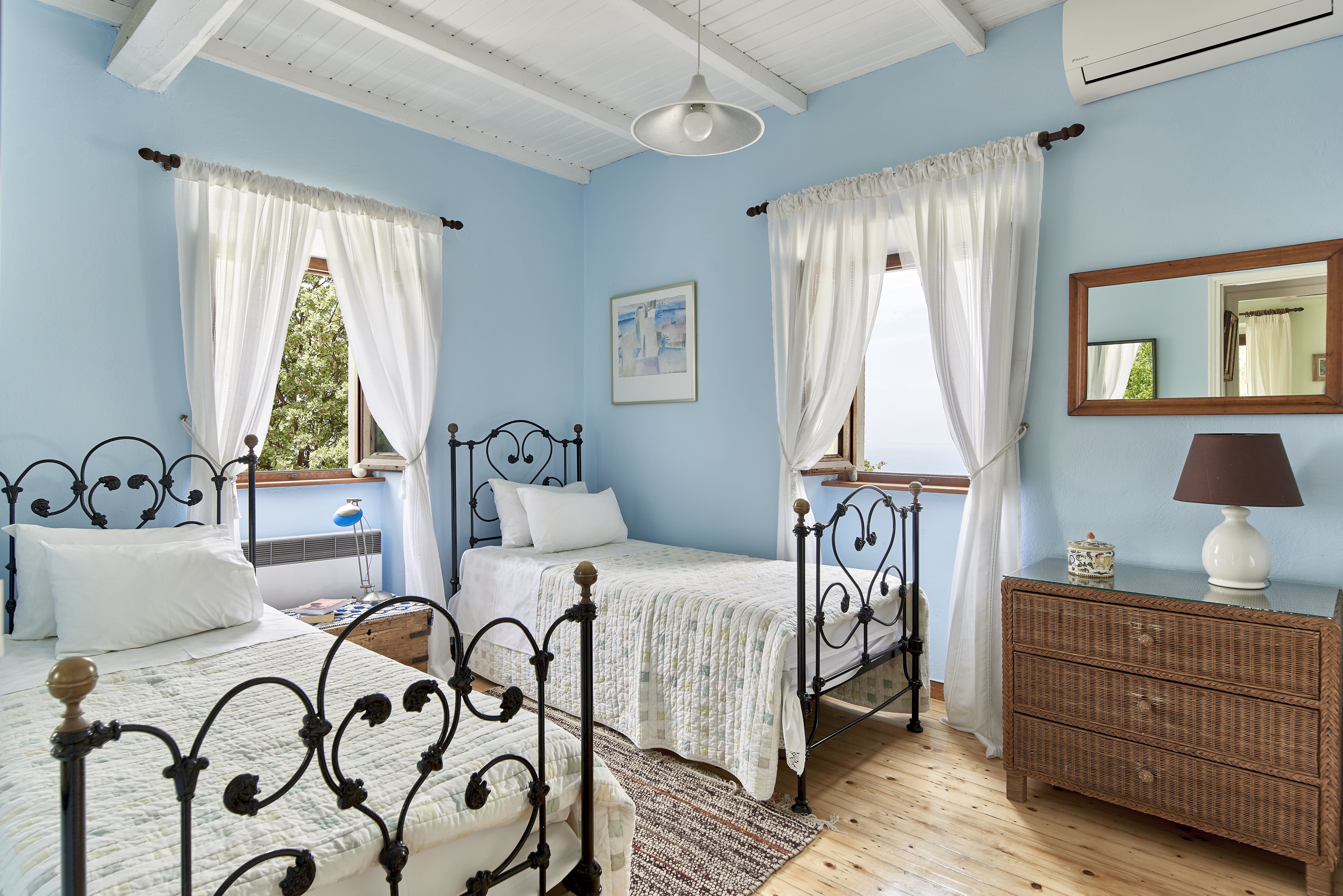 Loutses House - Image 11