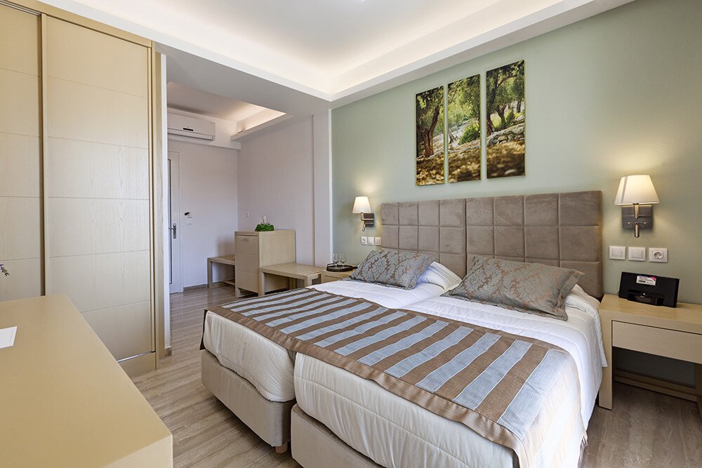 Melina Bay Hotel - Image 6