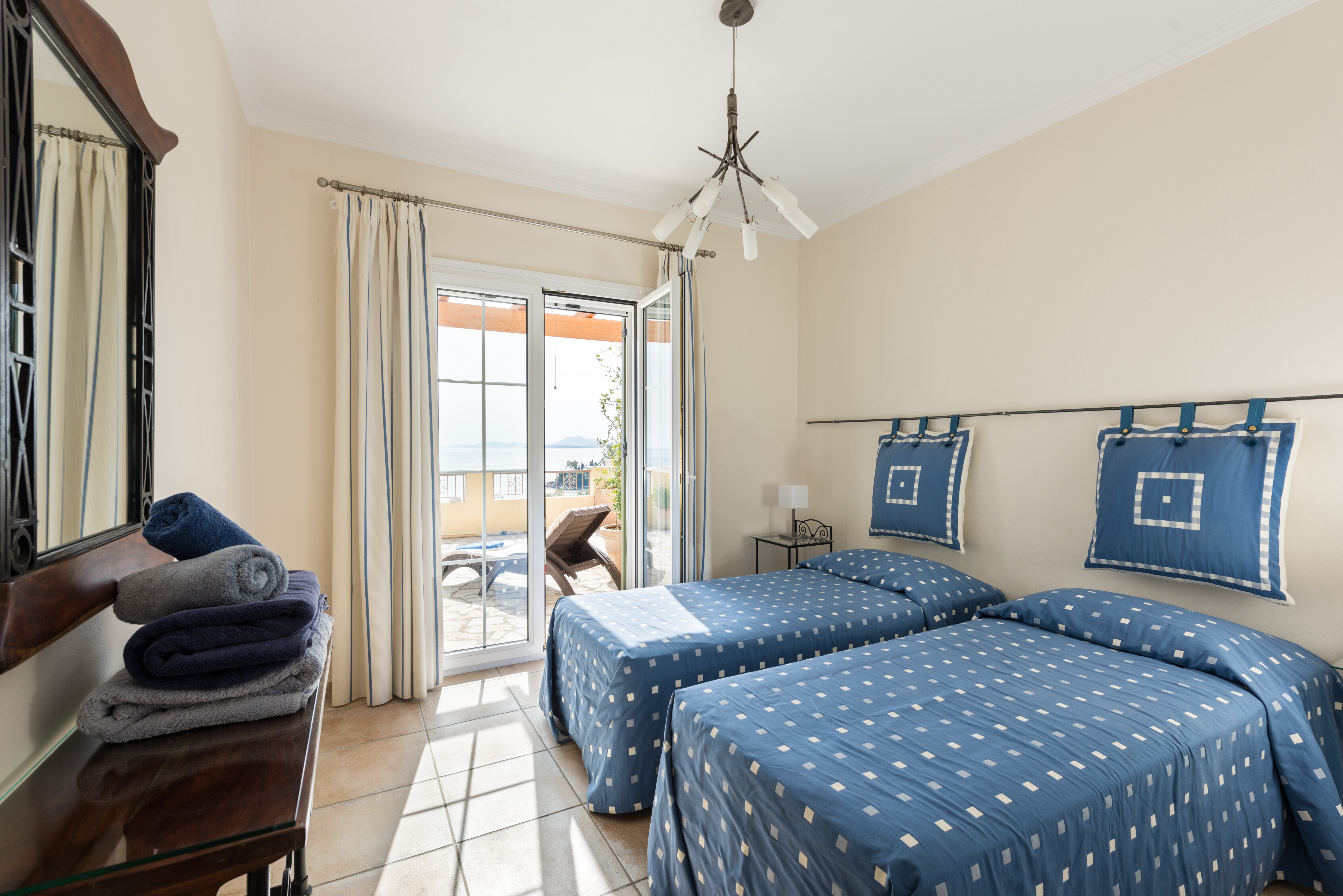 Yialiskari Bay House - Image 14