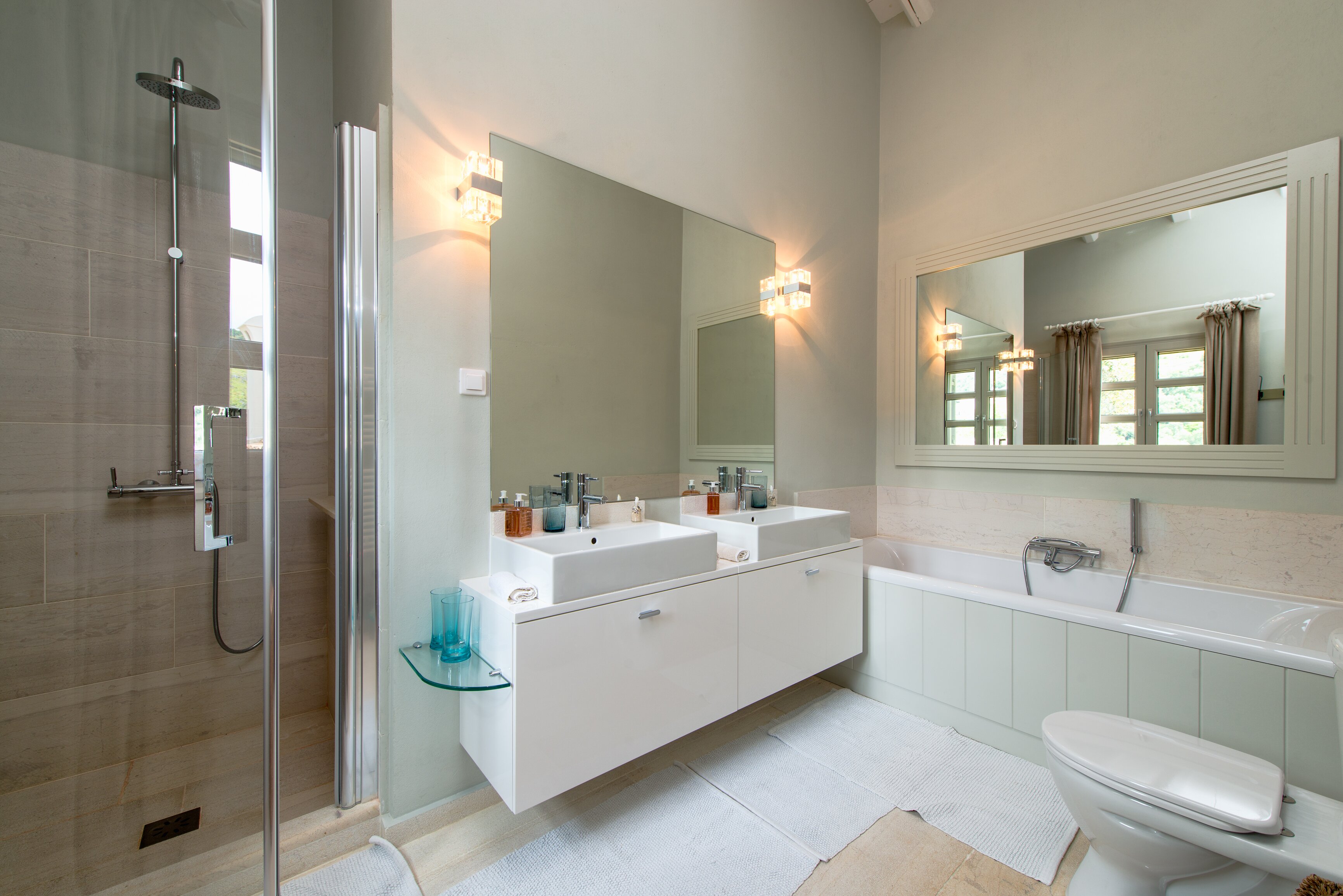 Kalamaki Bay House - Image 11