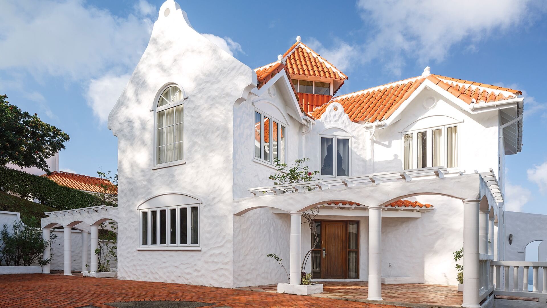 Estate Villa with Pool–4BD - Image 3