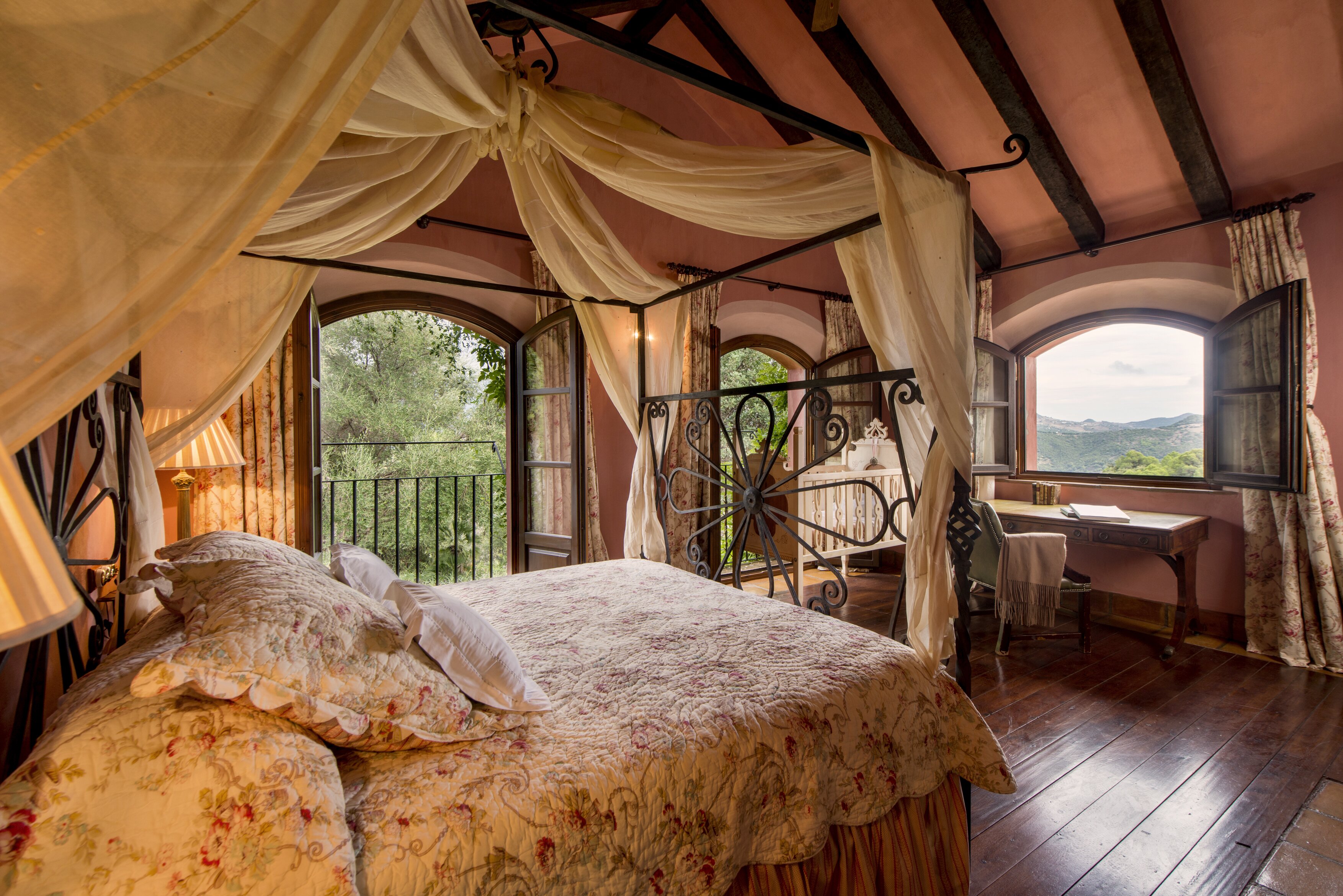 La Casa Roja - Image 11