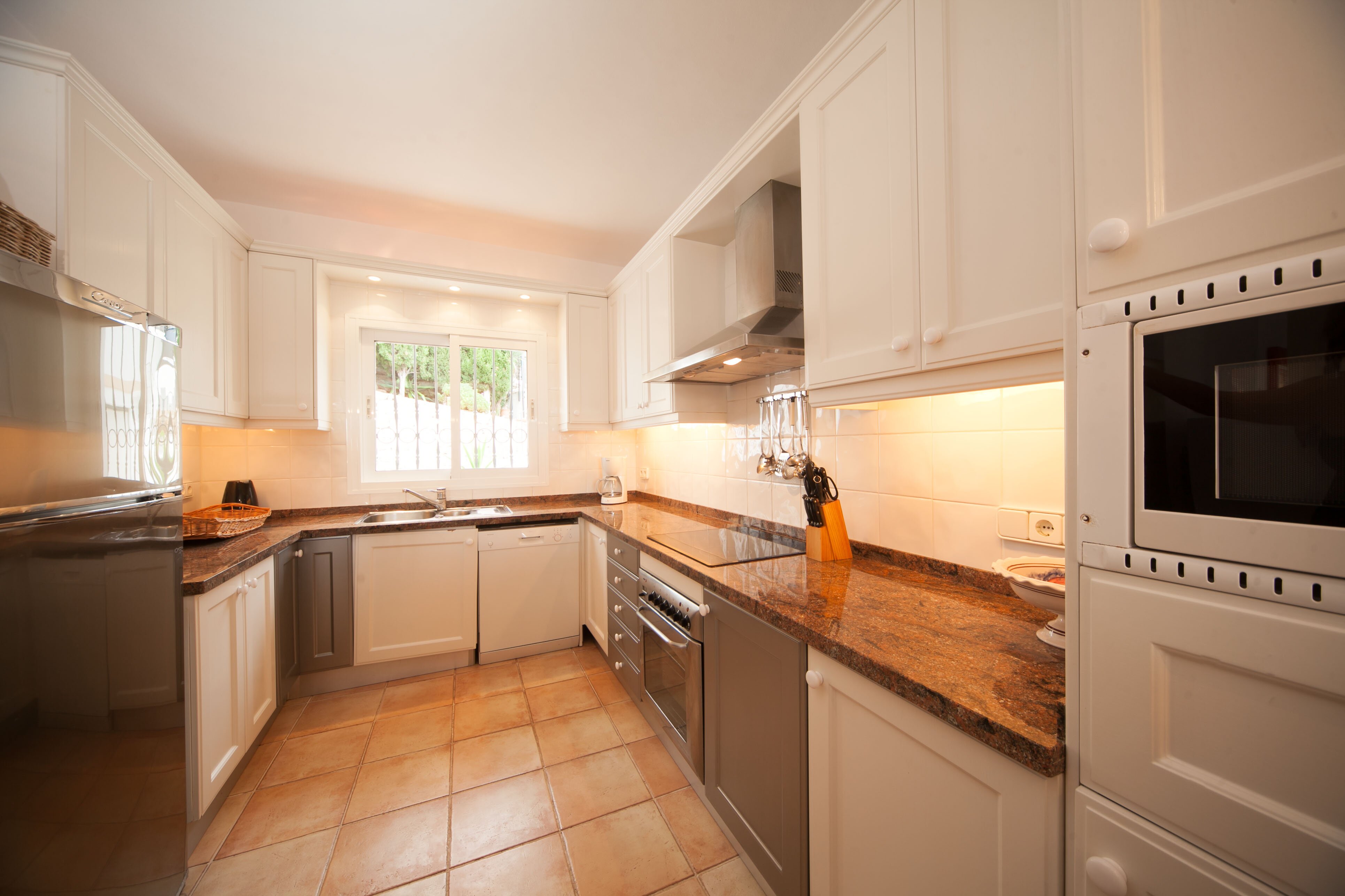 La Siesta - Image 20