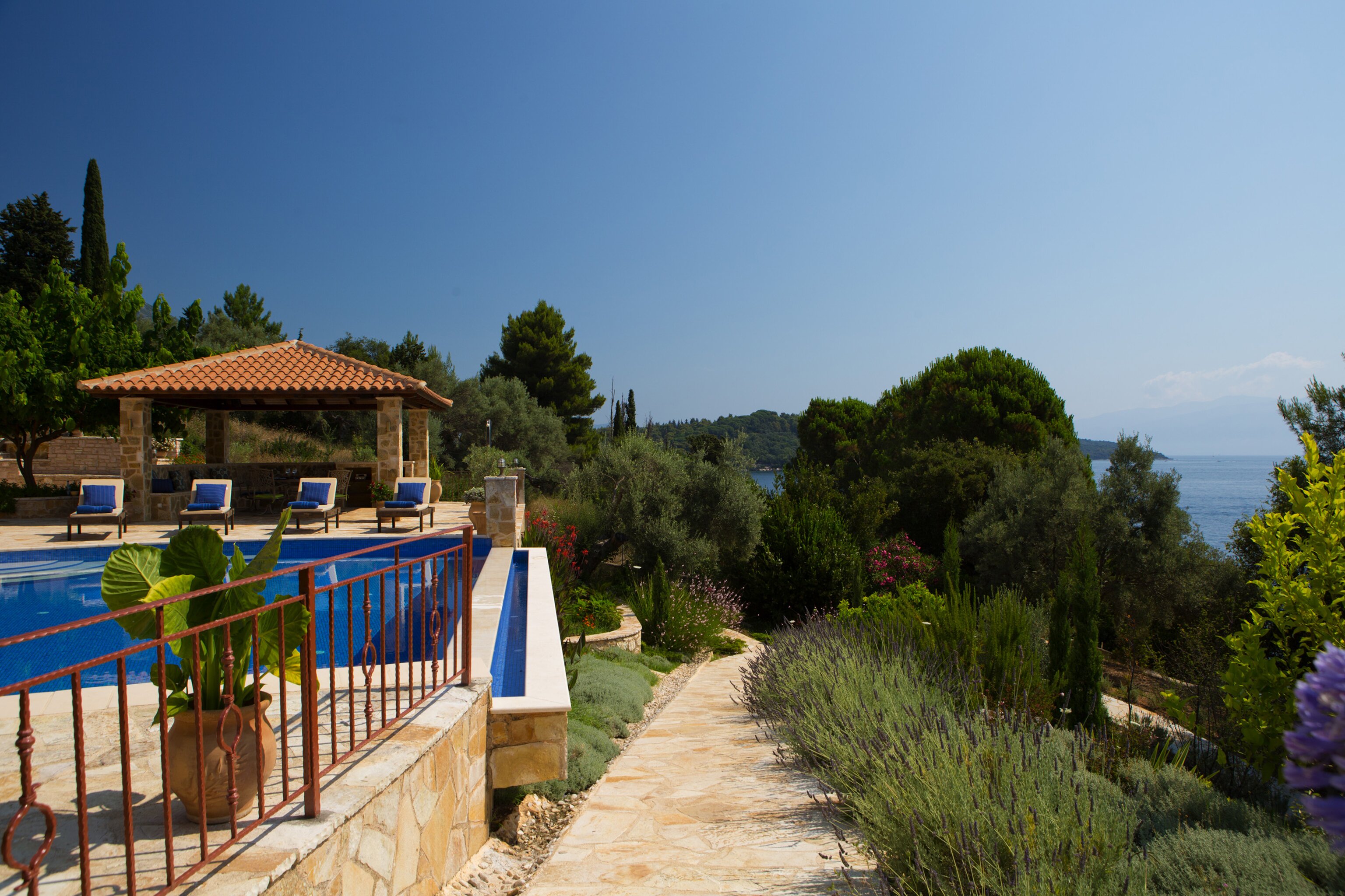 Water's Edge - Image 10