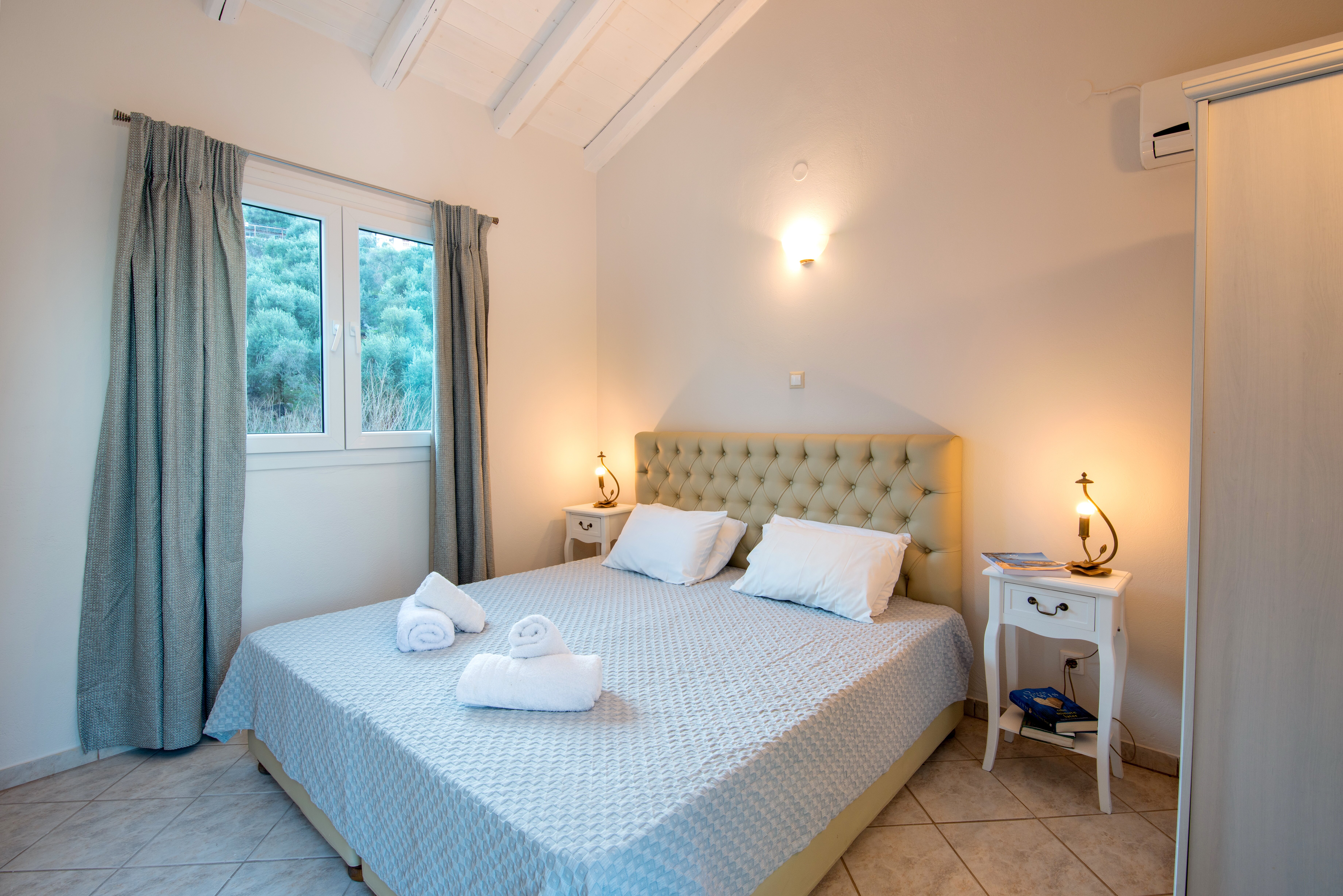 Ormos Beach House - Image 16