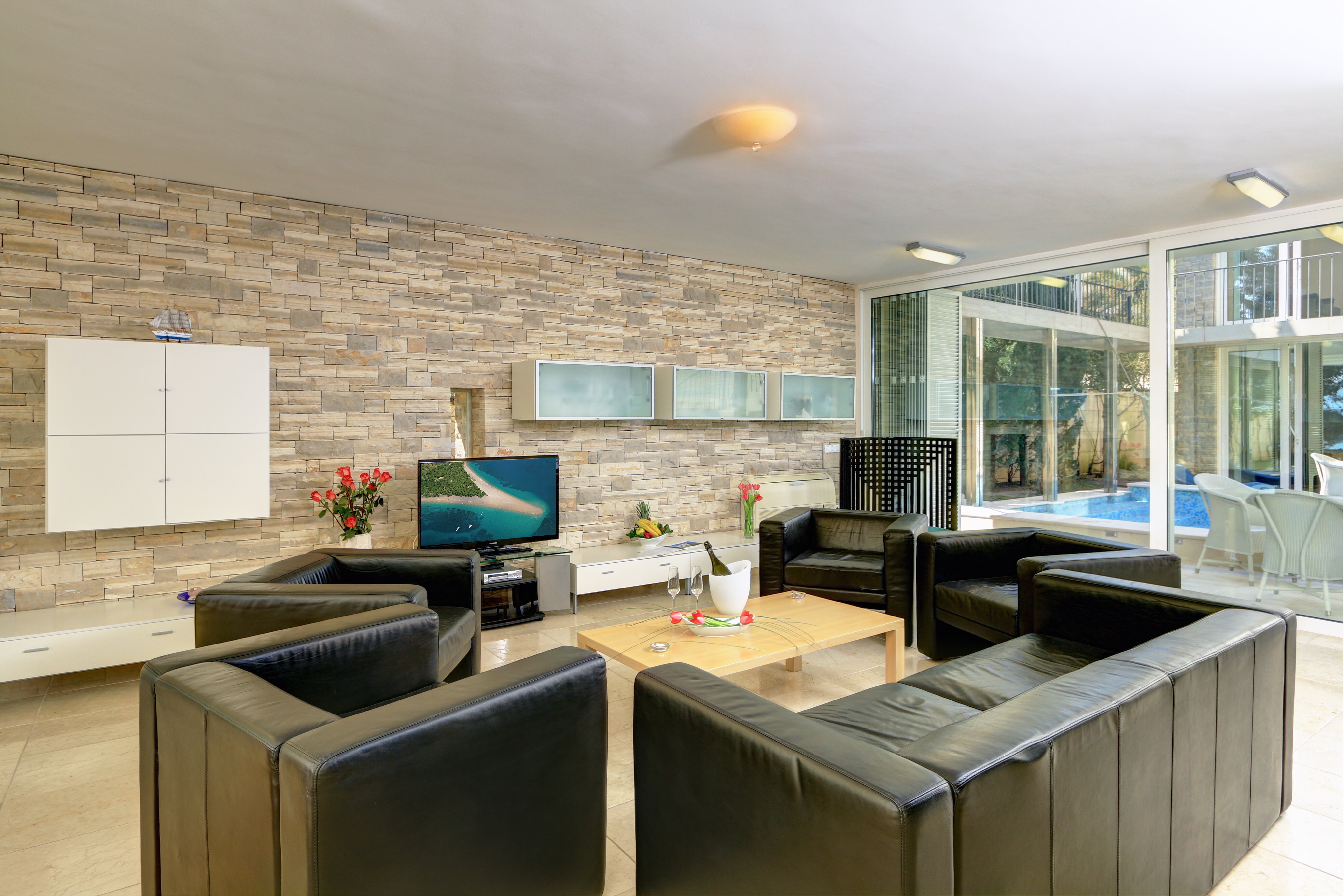 Golden Cape Villa - Image 3