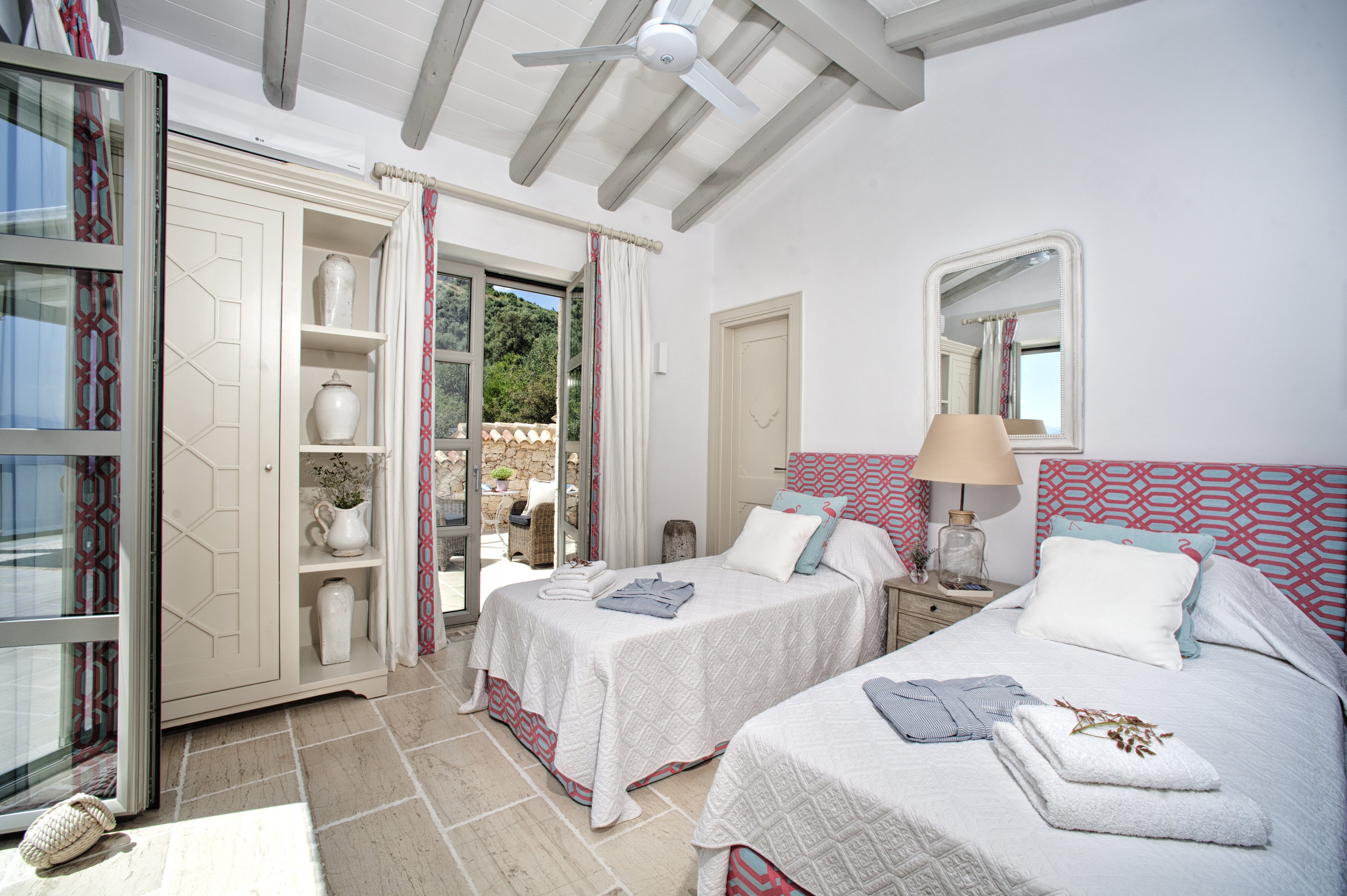 Jacaranda House - Image 8