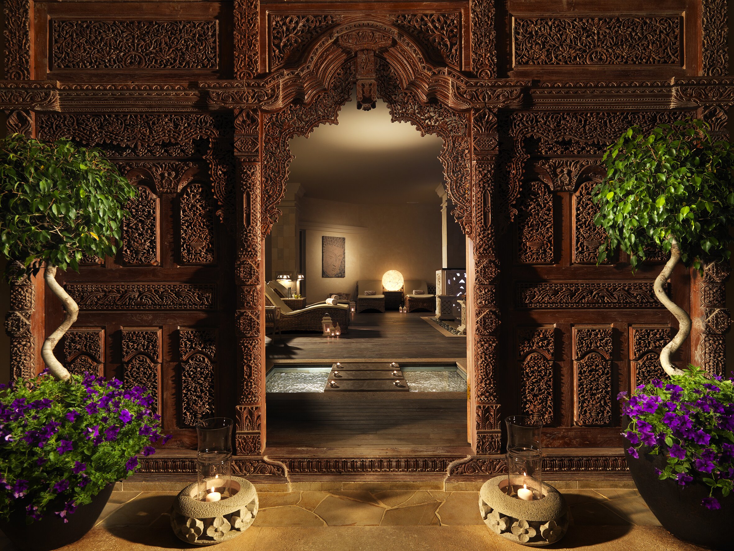 Royal - Image 4