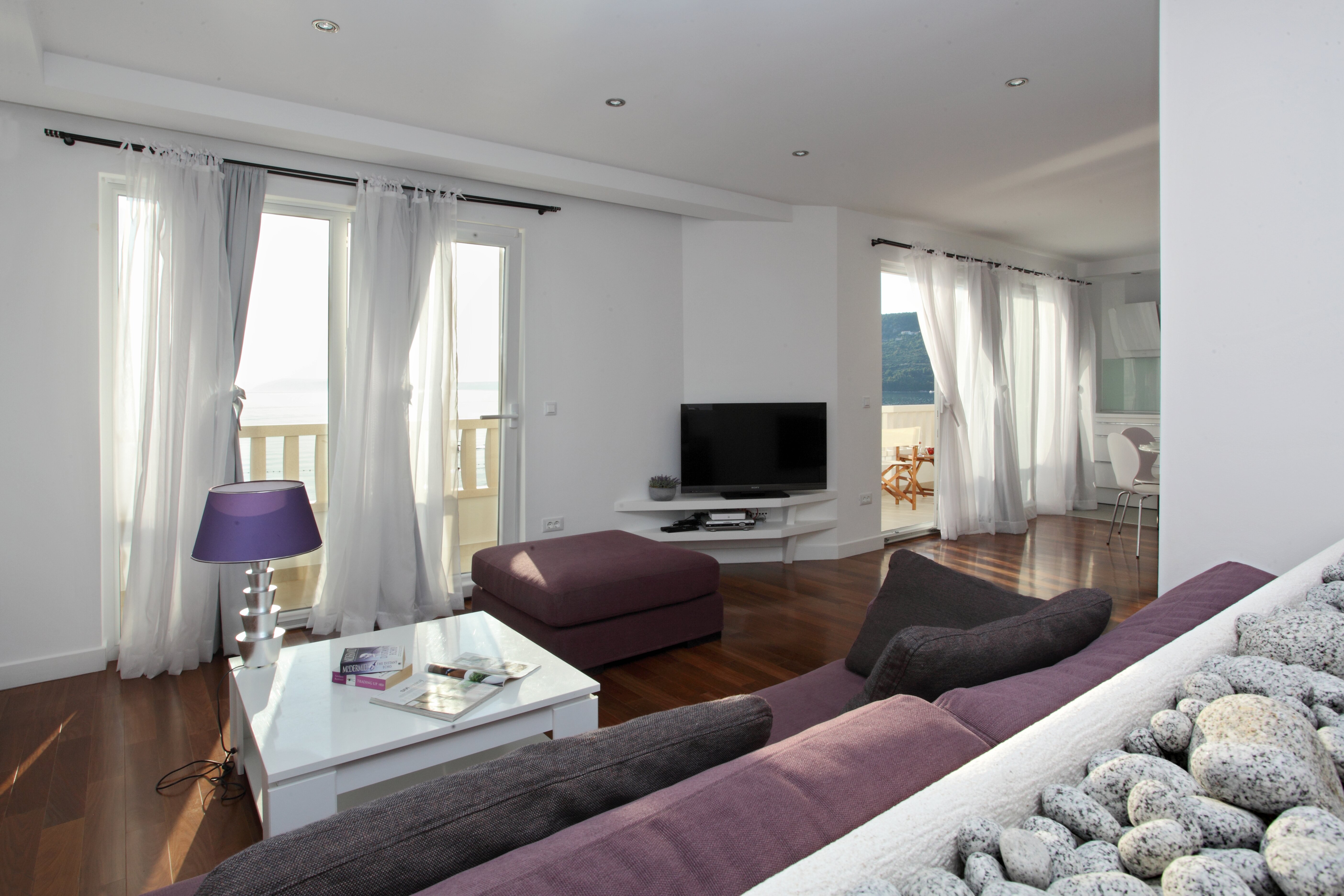 The White Beach House - Image 12