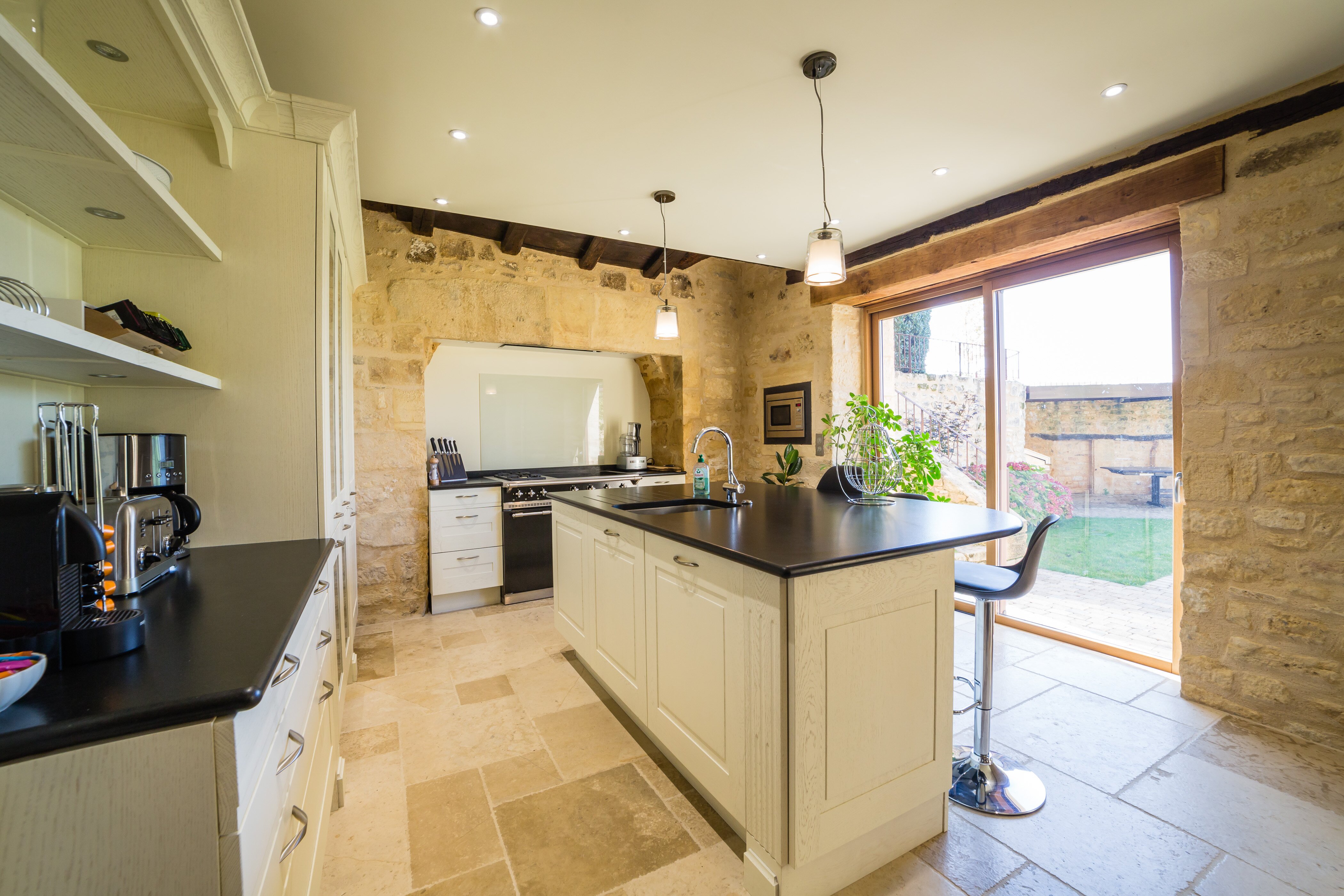 Le Village - Image 5