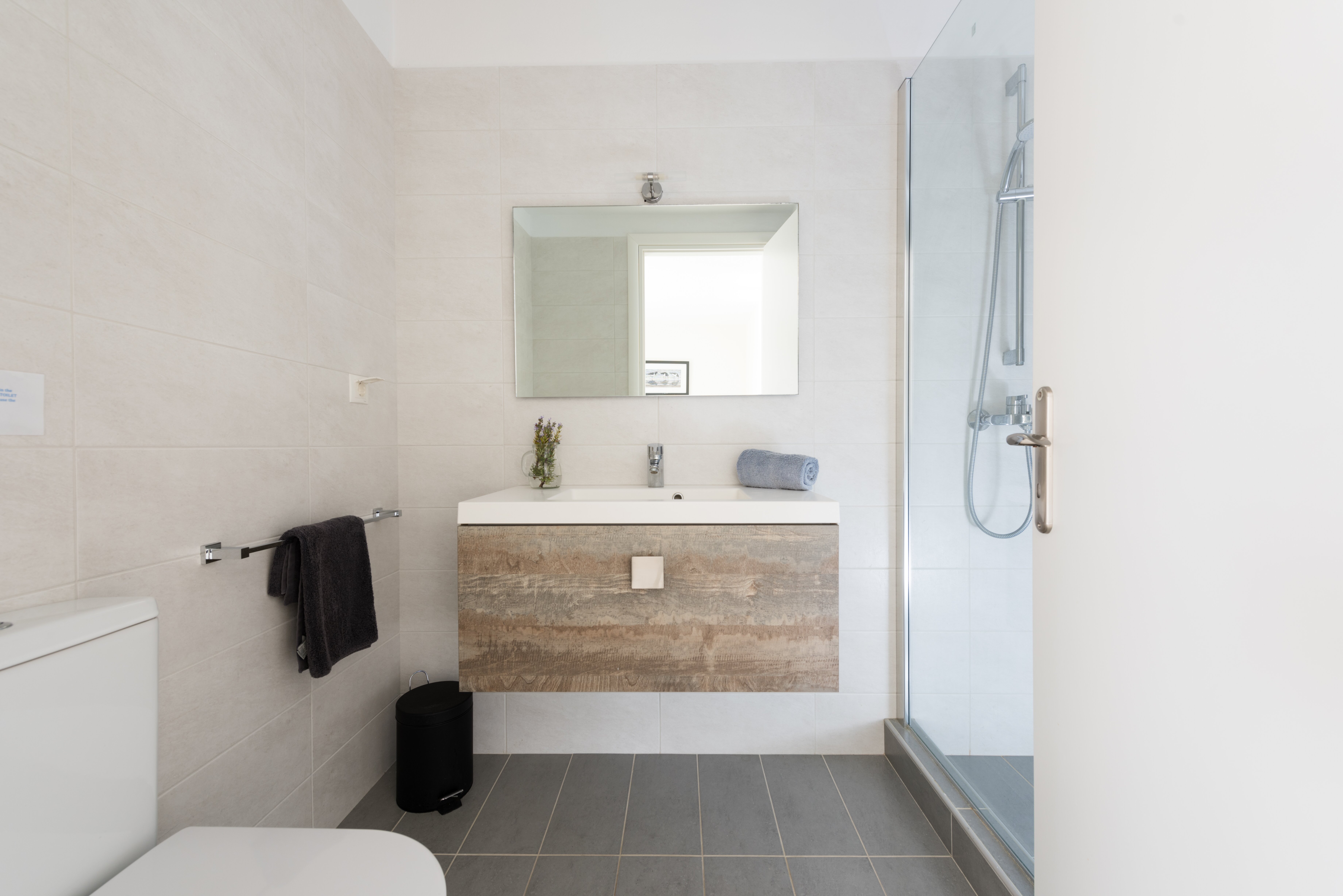 Yialiskari Bay House - Image 9