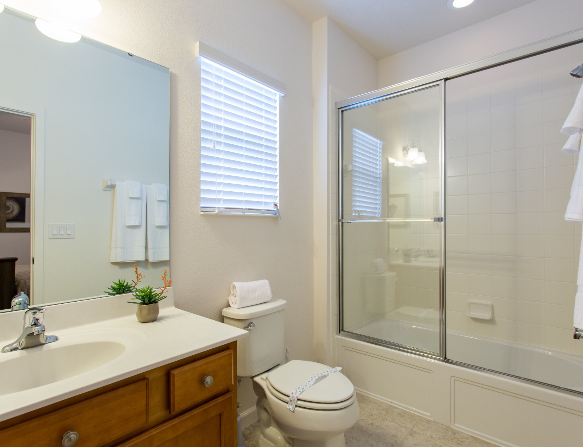 Lakeside house - Image 18