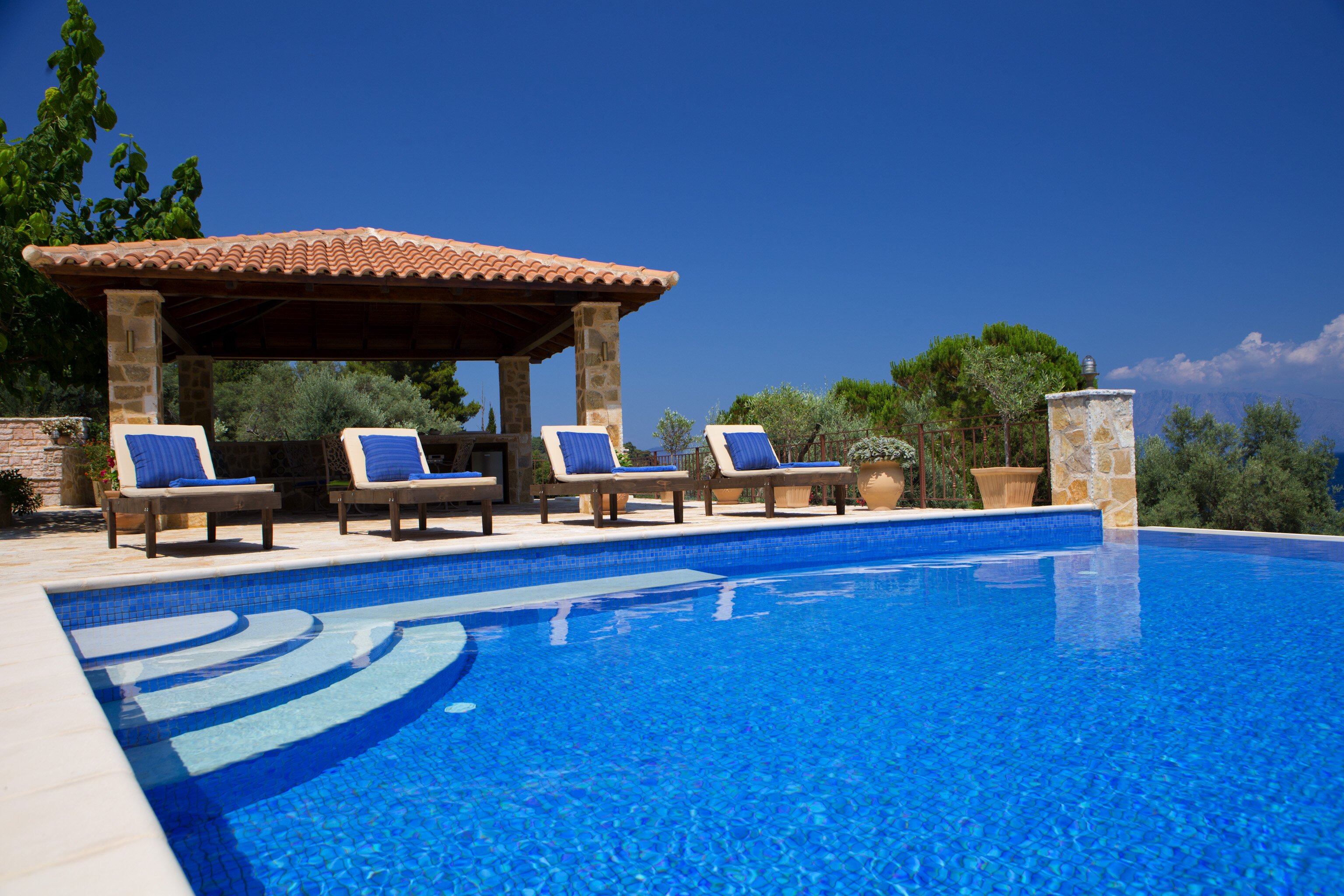 Water's Edge - Image 5