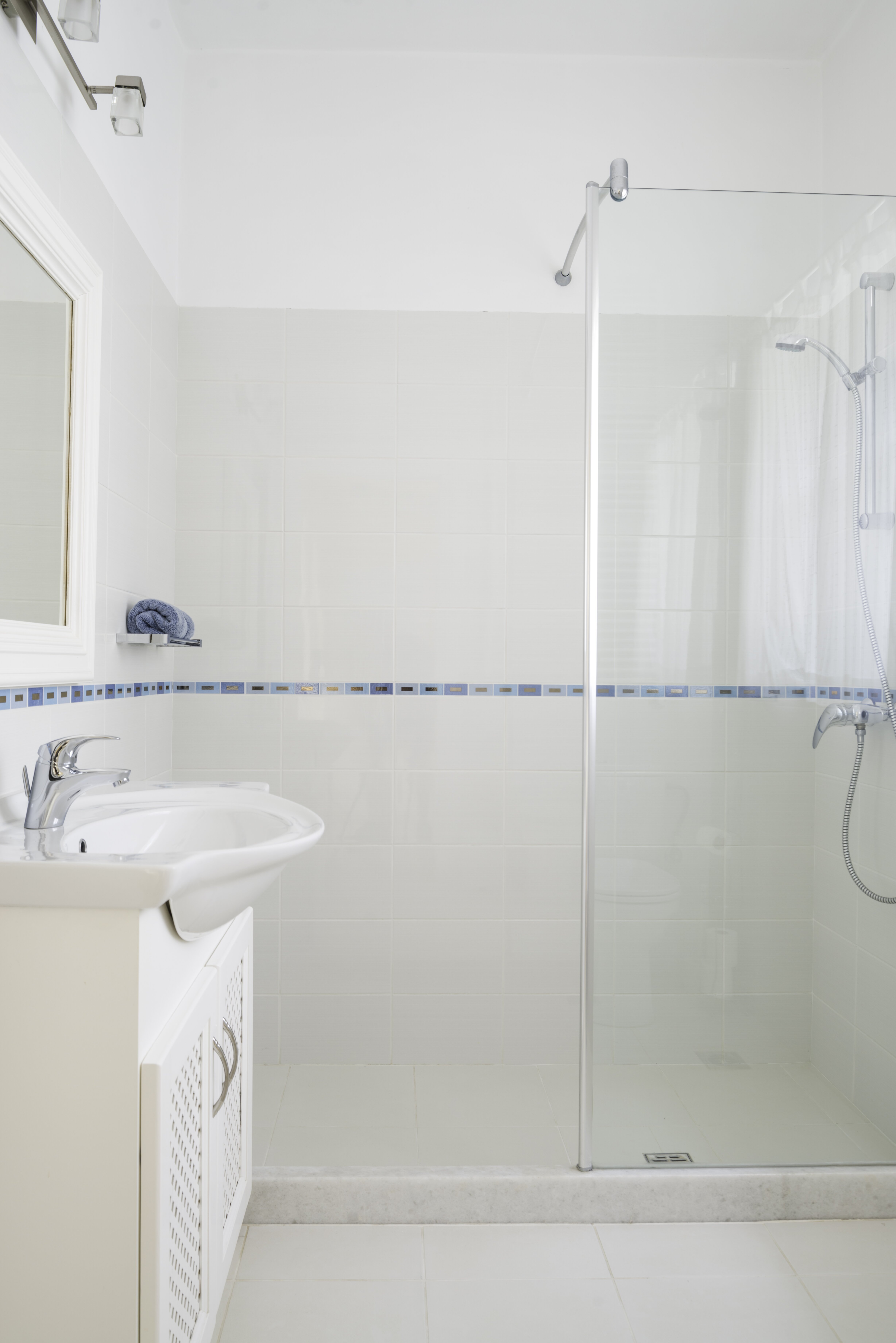 Omorfi Thea - Image 11