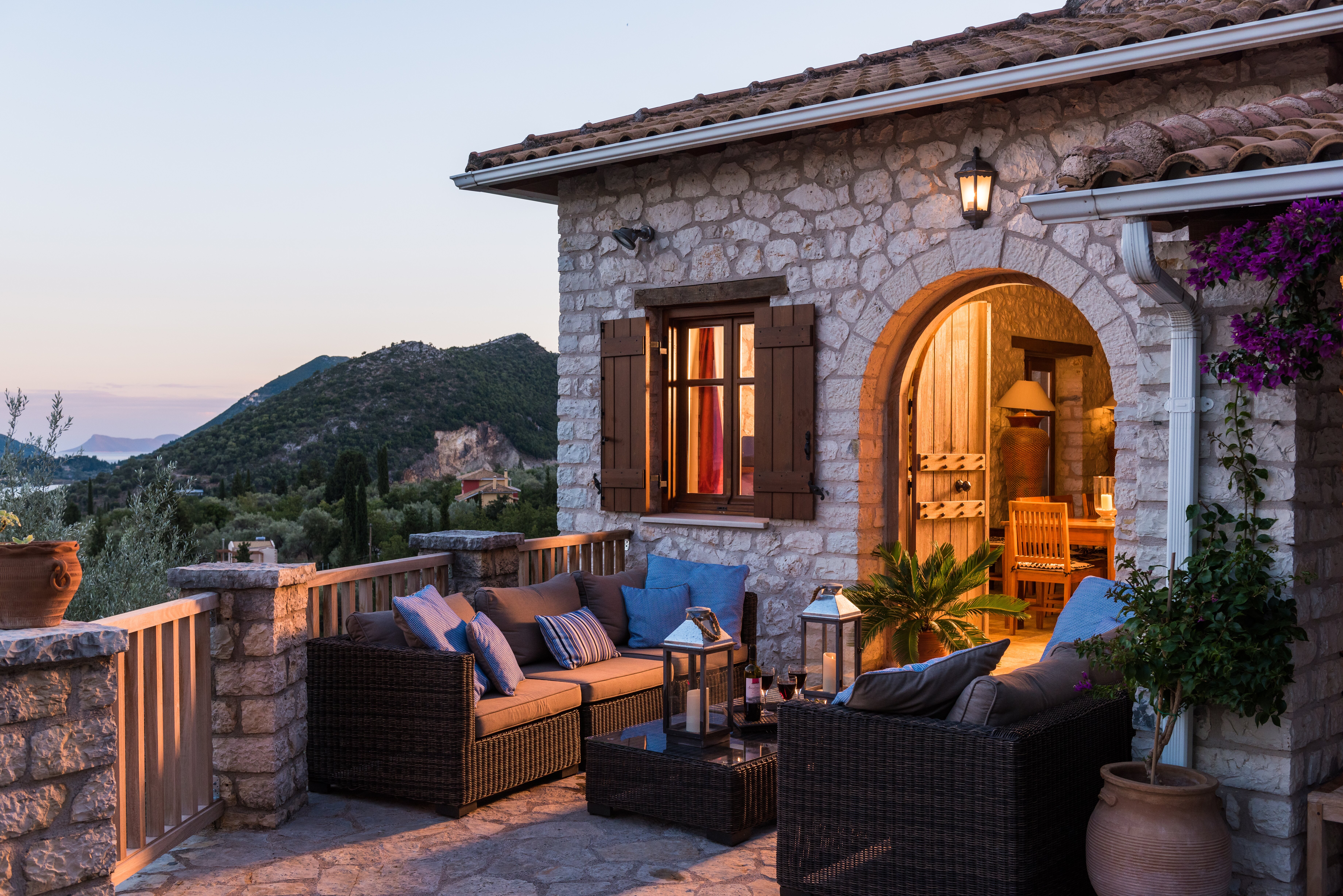 To Petrino - Image 3