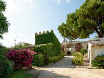 Entrance to main courtyard