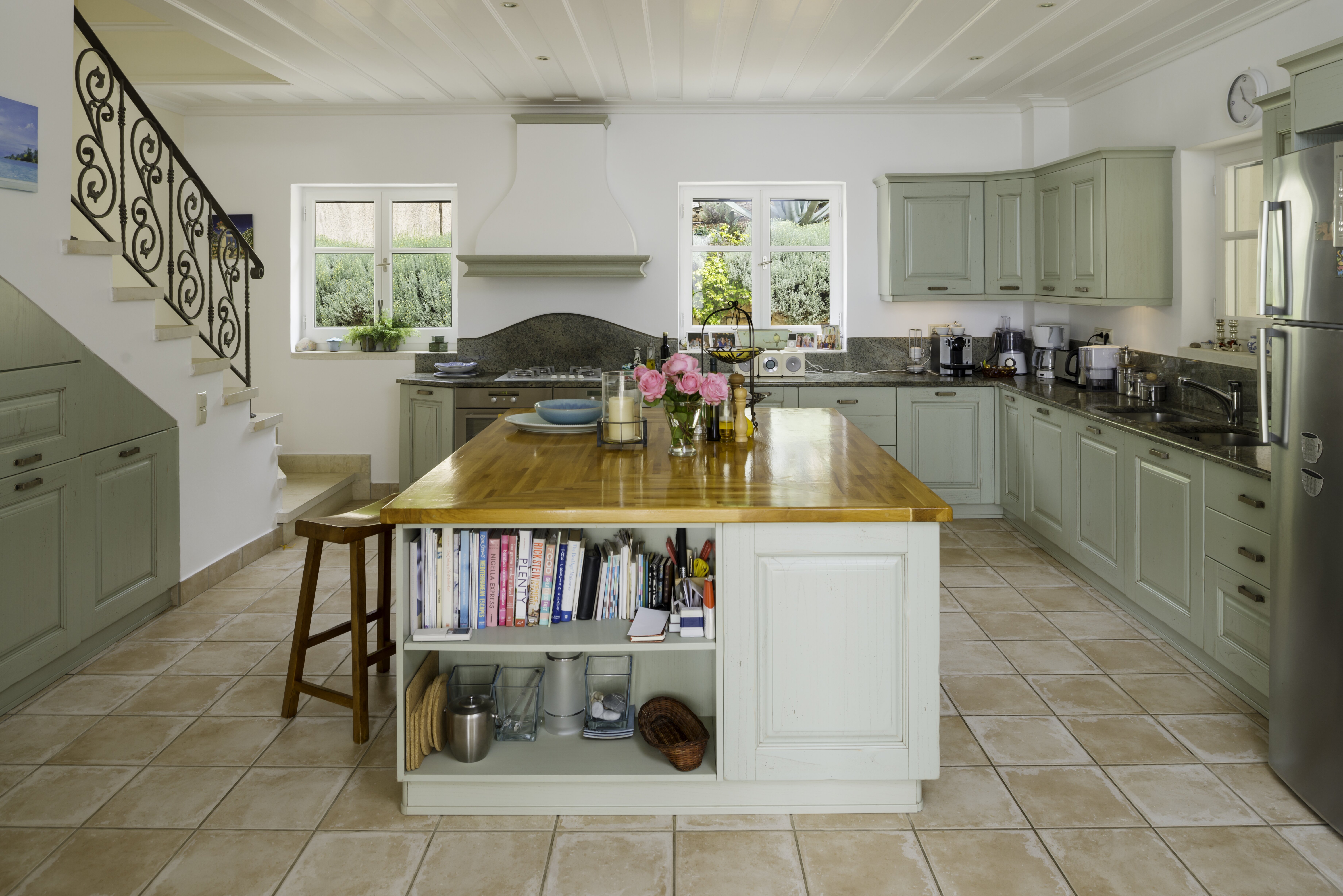 Omorfi Thea - Image 4