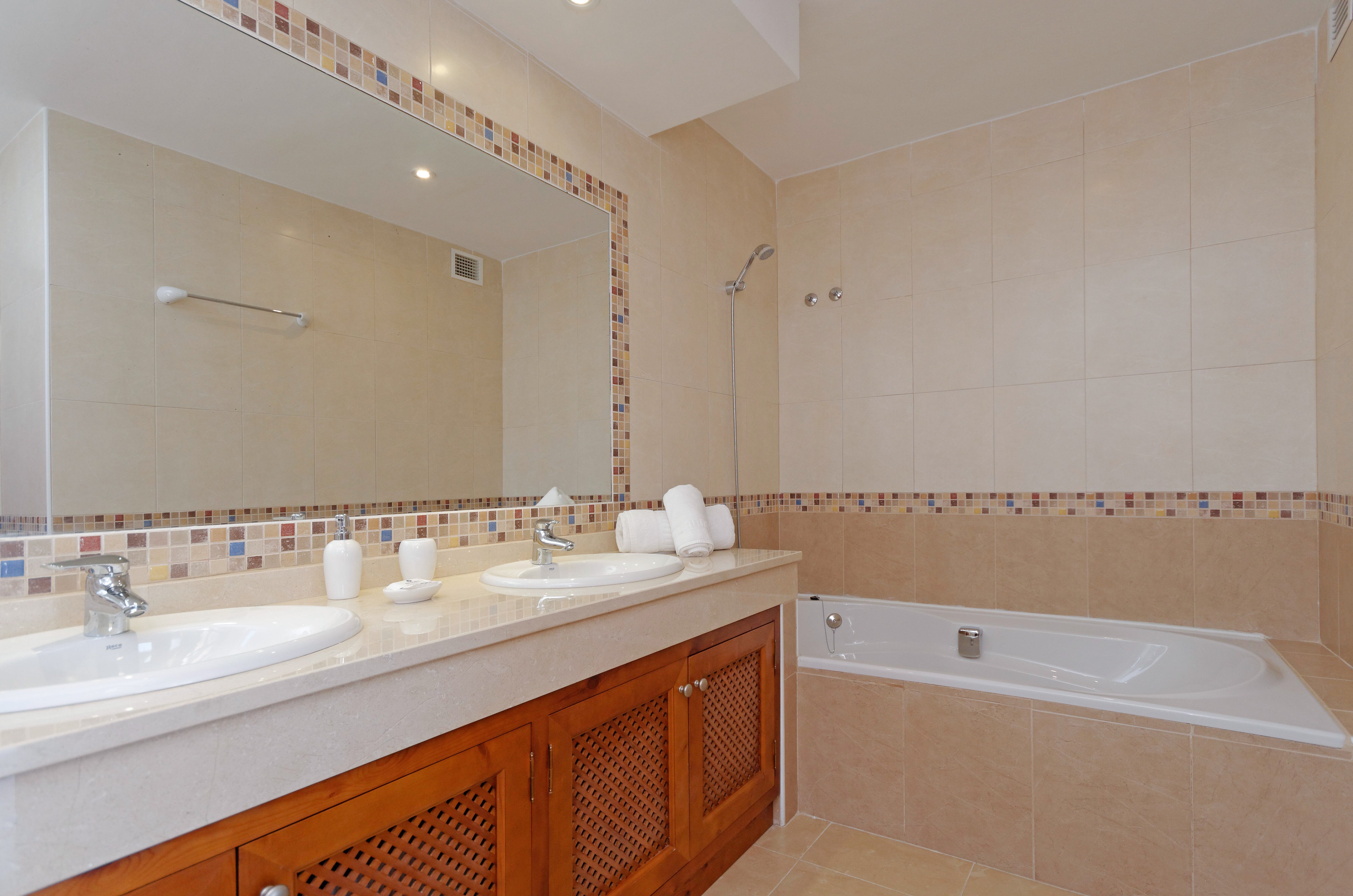 La Colina - Image 10