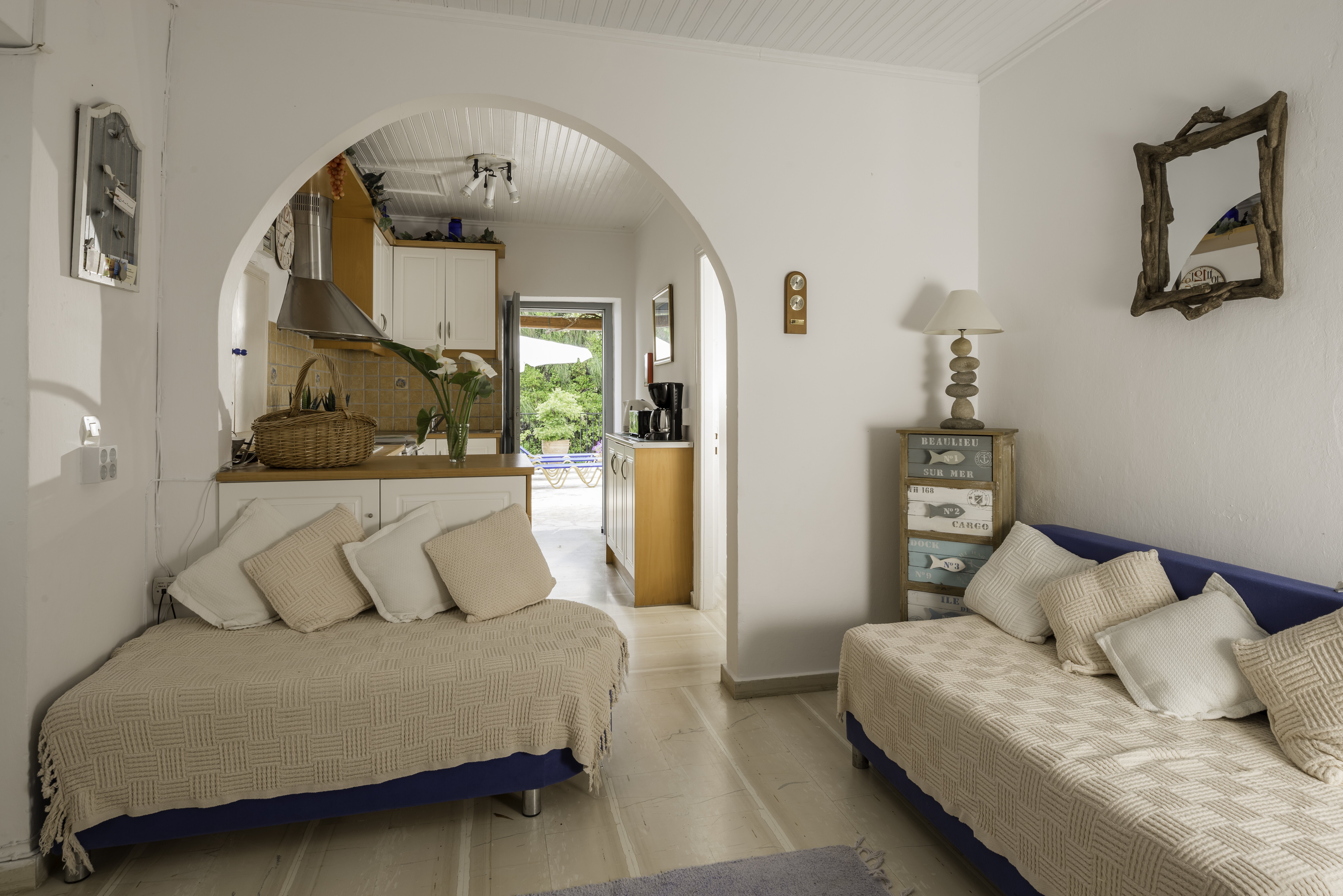 Apraos House & Studio - Image 7