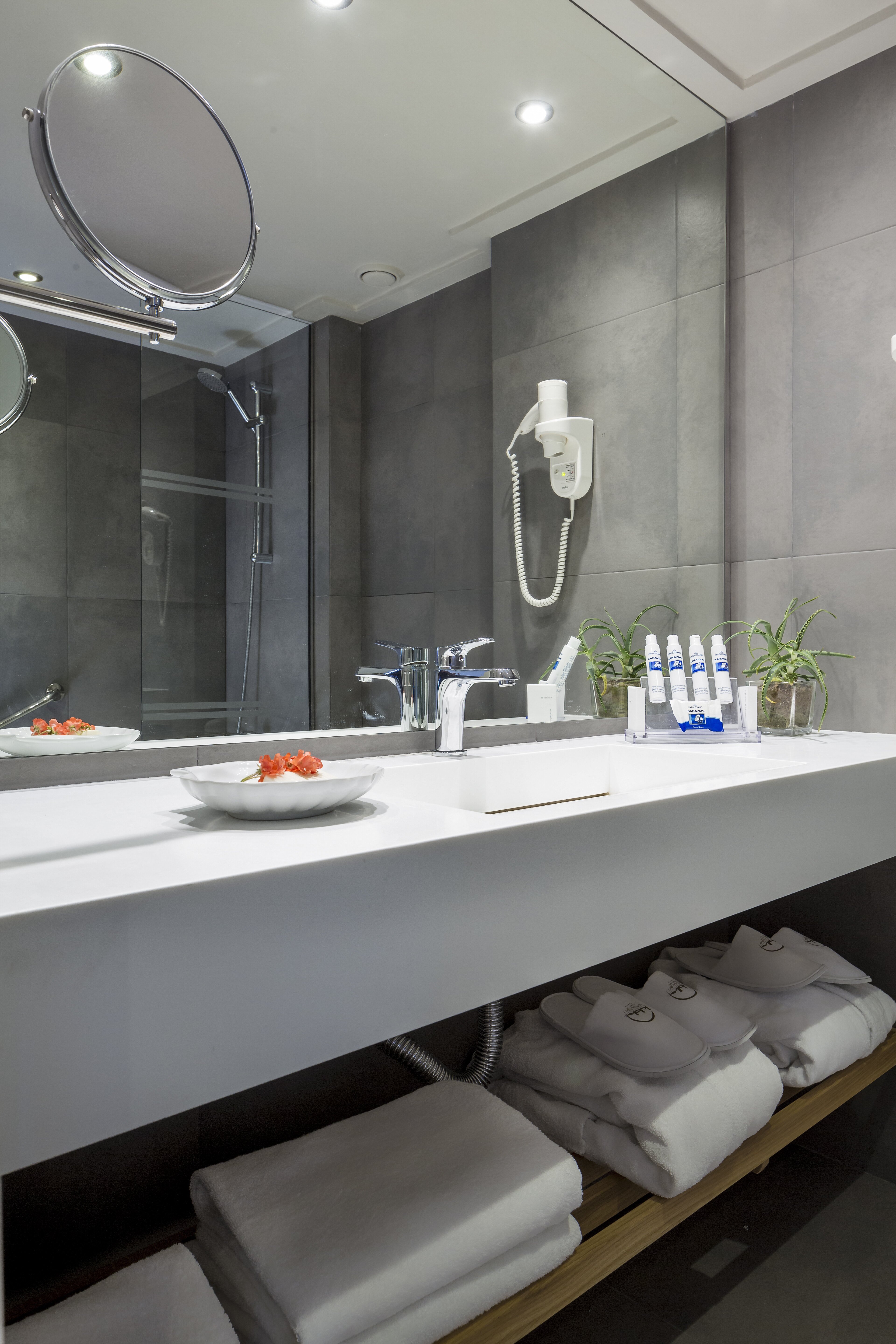 Kontokali Bay Resort and Spa - Image 13