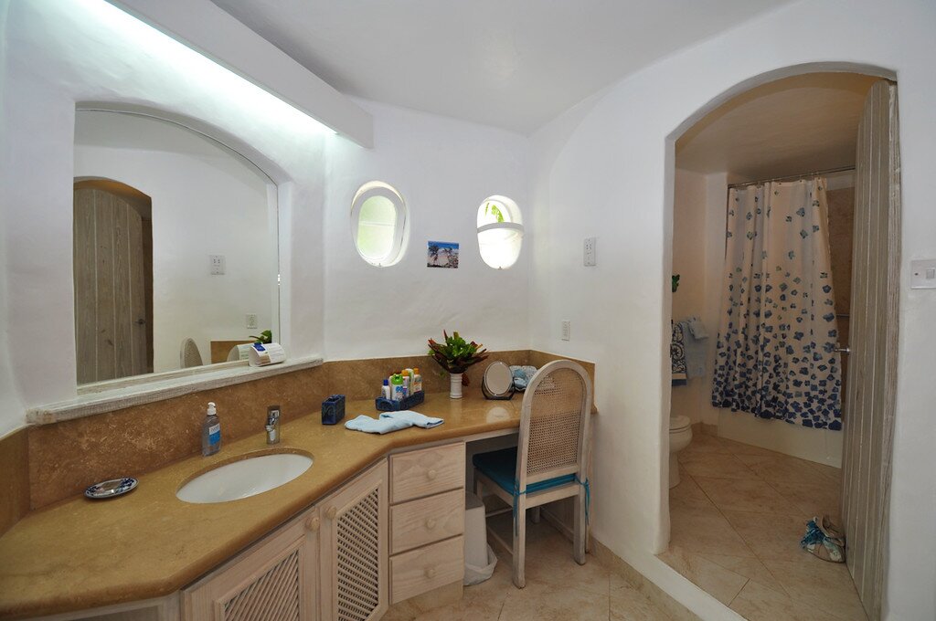 Ocean's Edge - Image 15