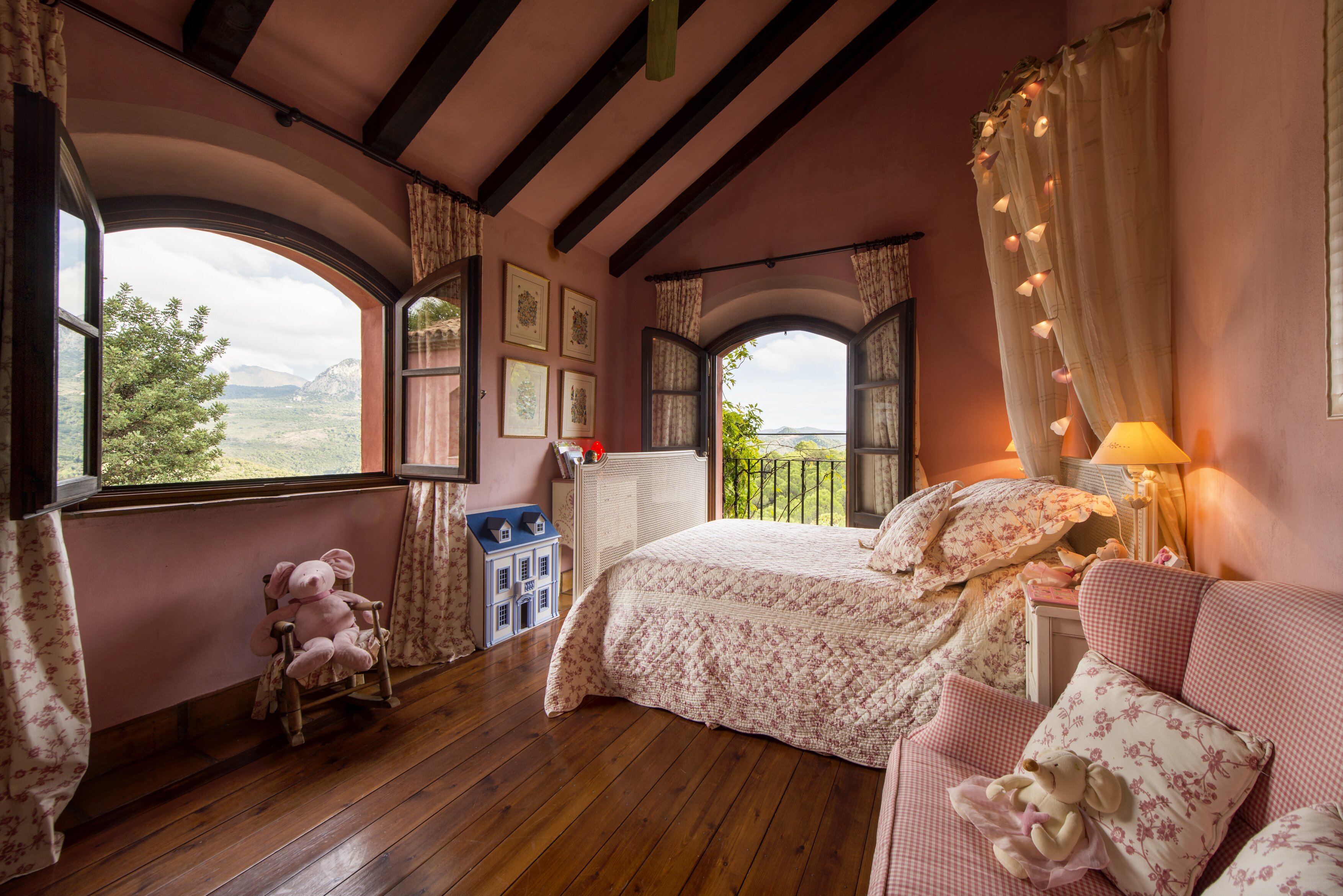 La Casa Roja - Image 13