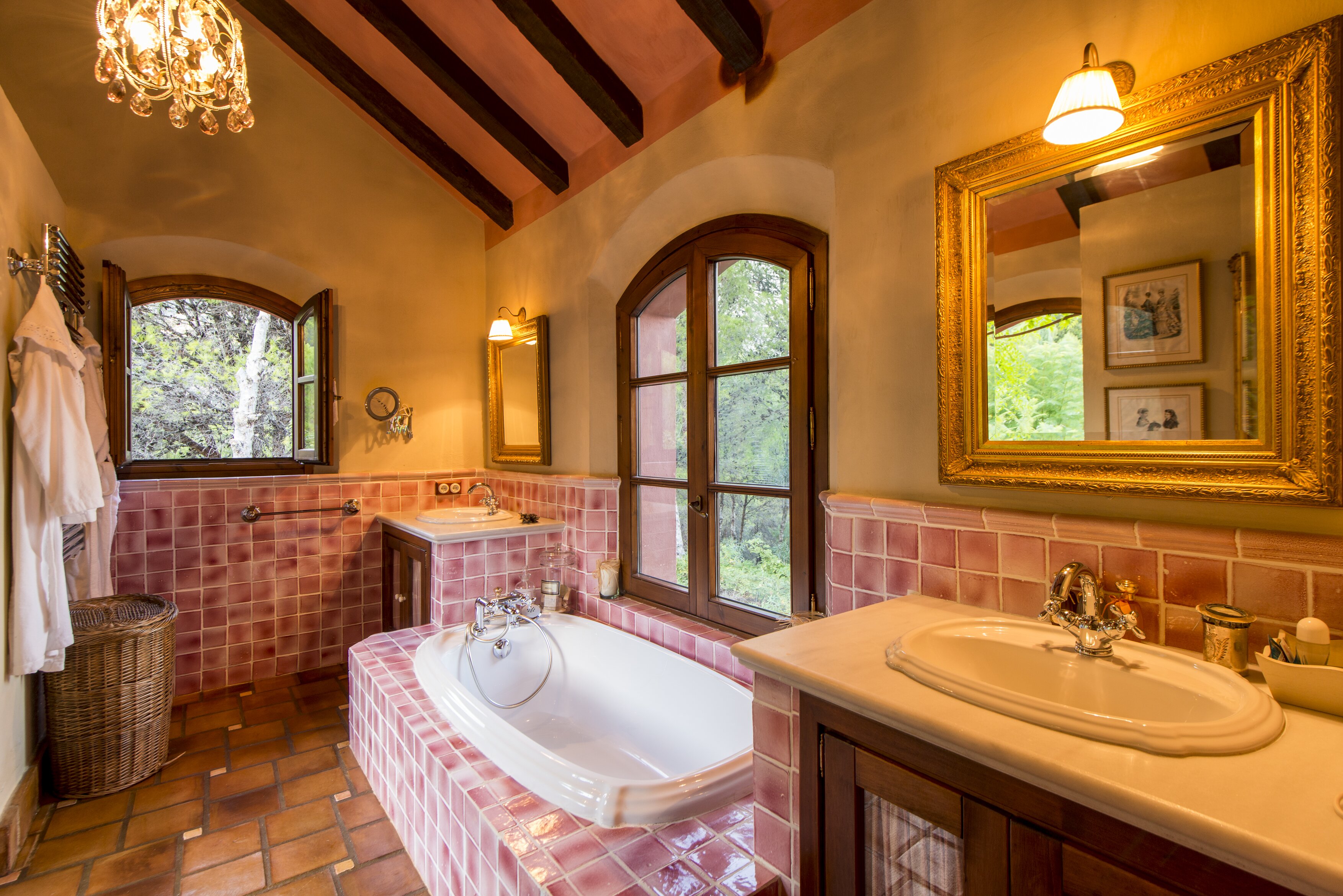 La Casa Roja - Image 12