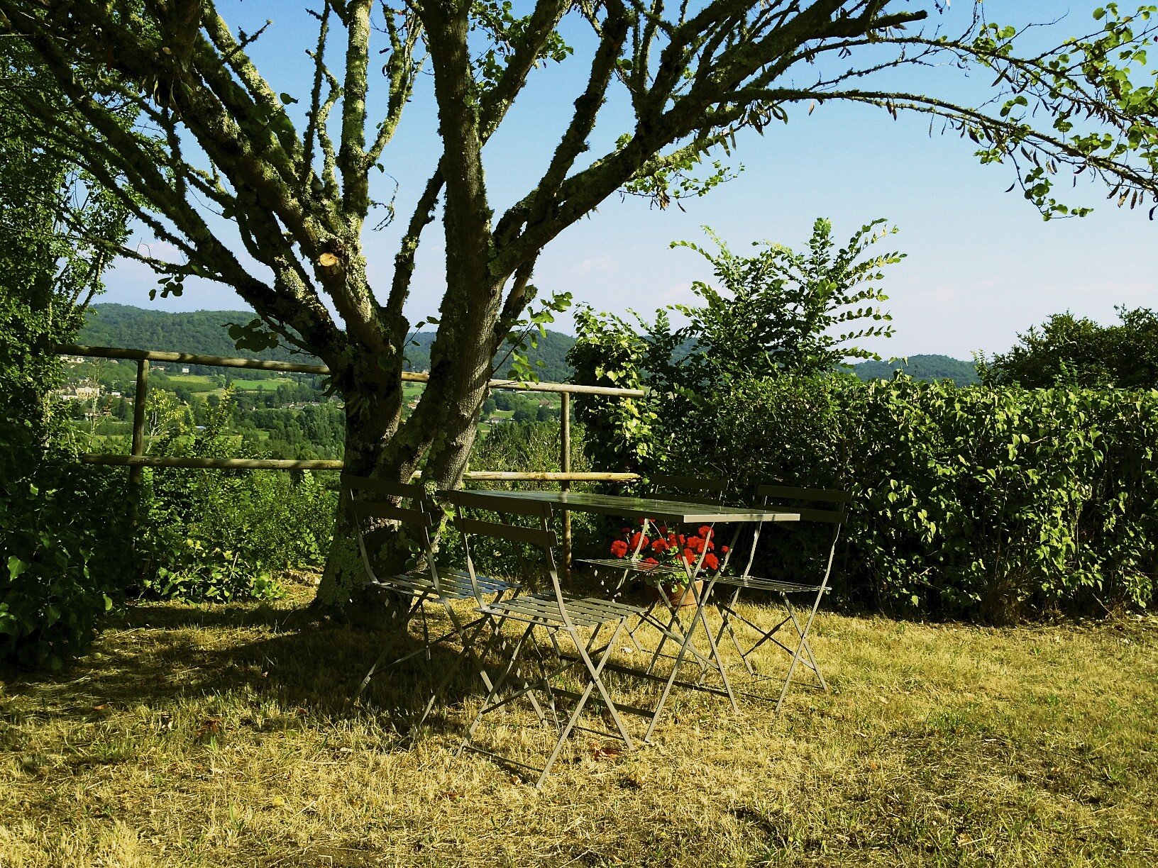 Le Village - Image 19