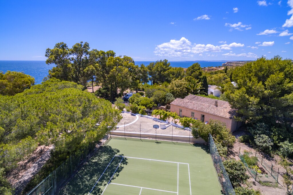 Tennis court