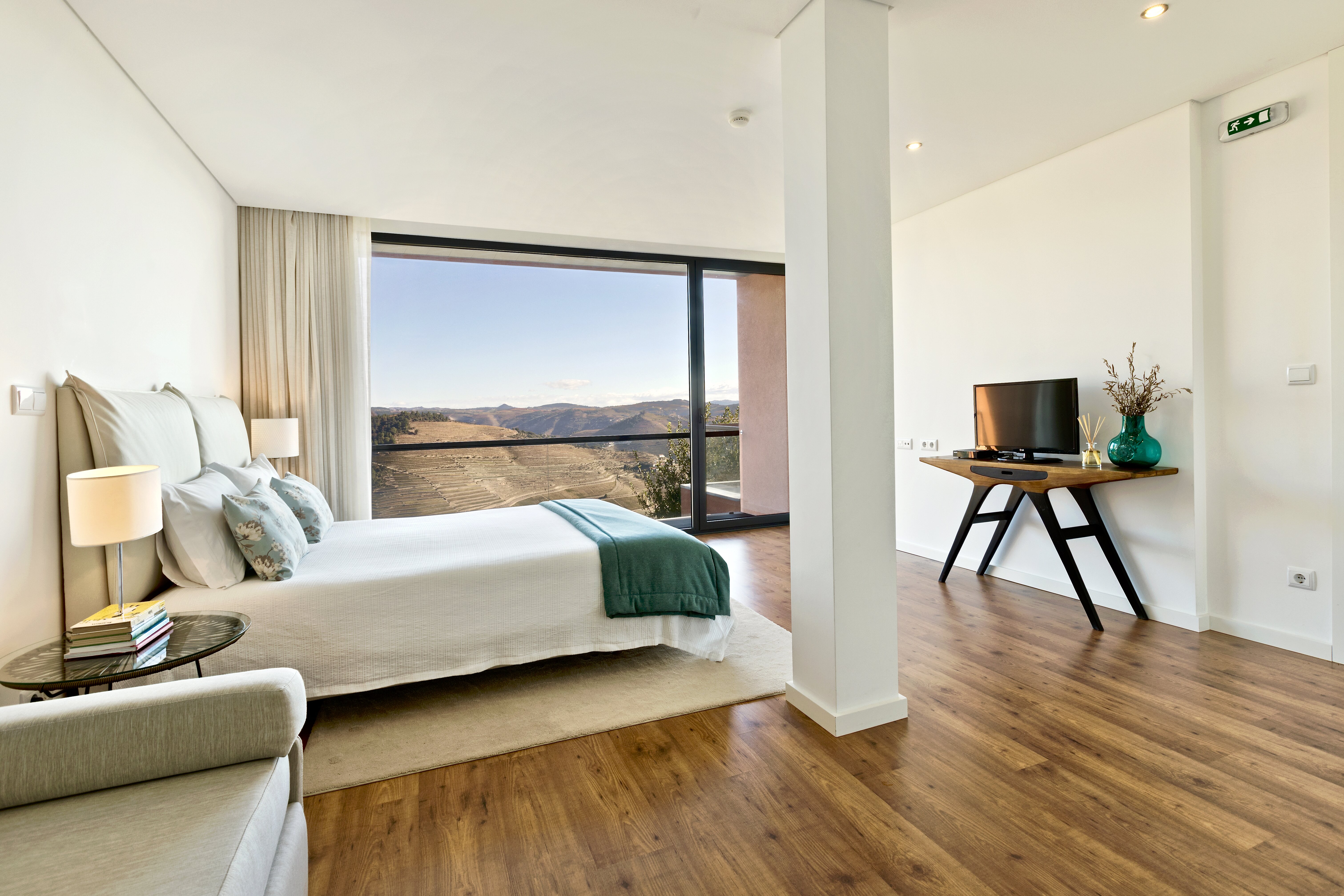 Vineyard House - Image 15