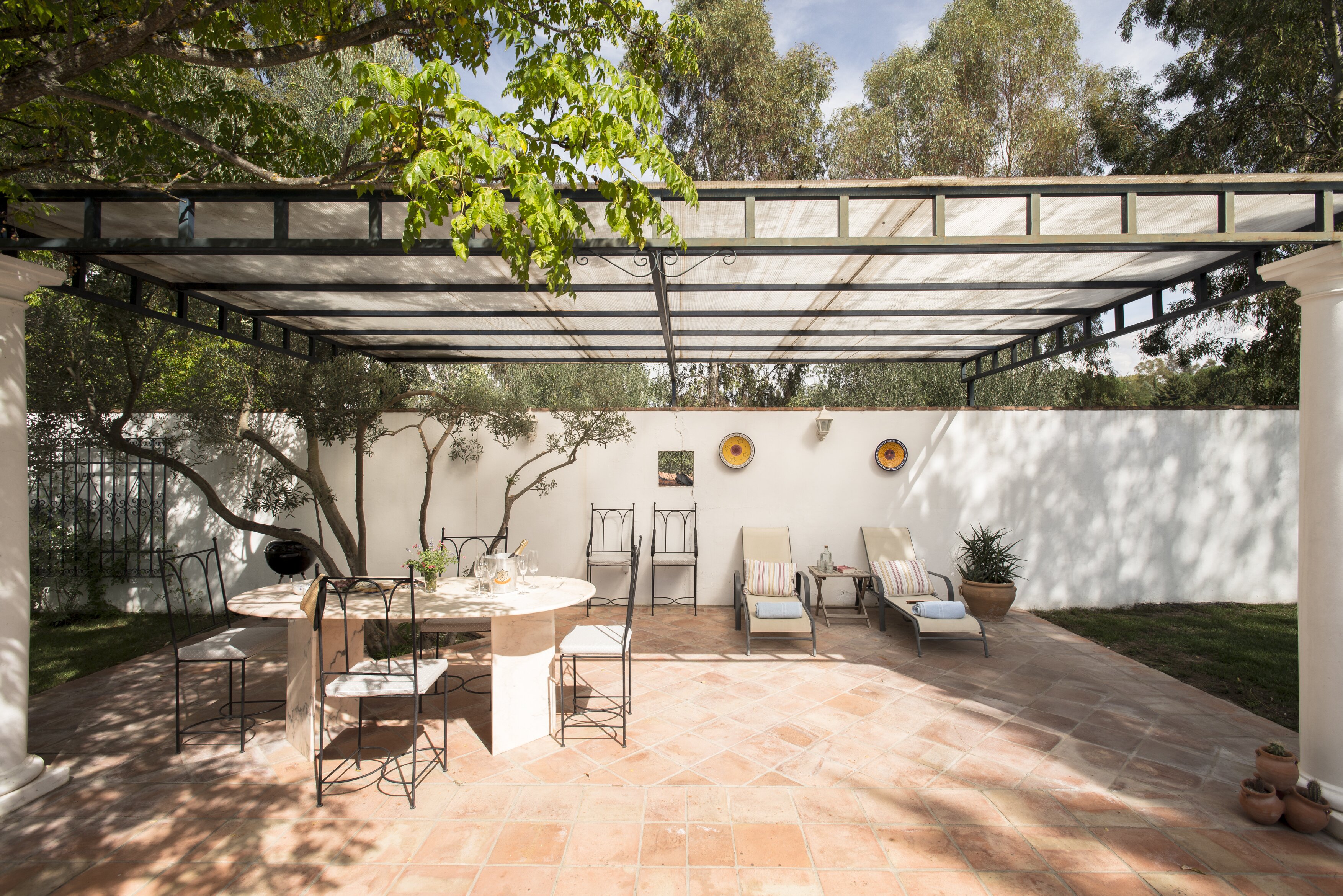 El Laurel - Image 15