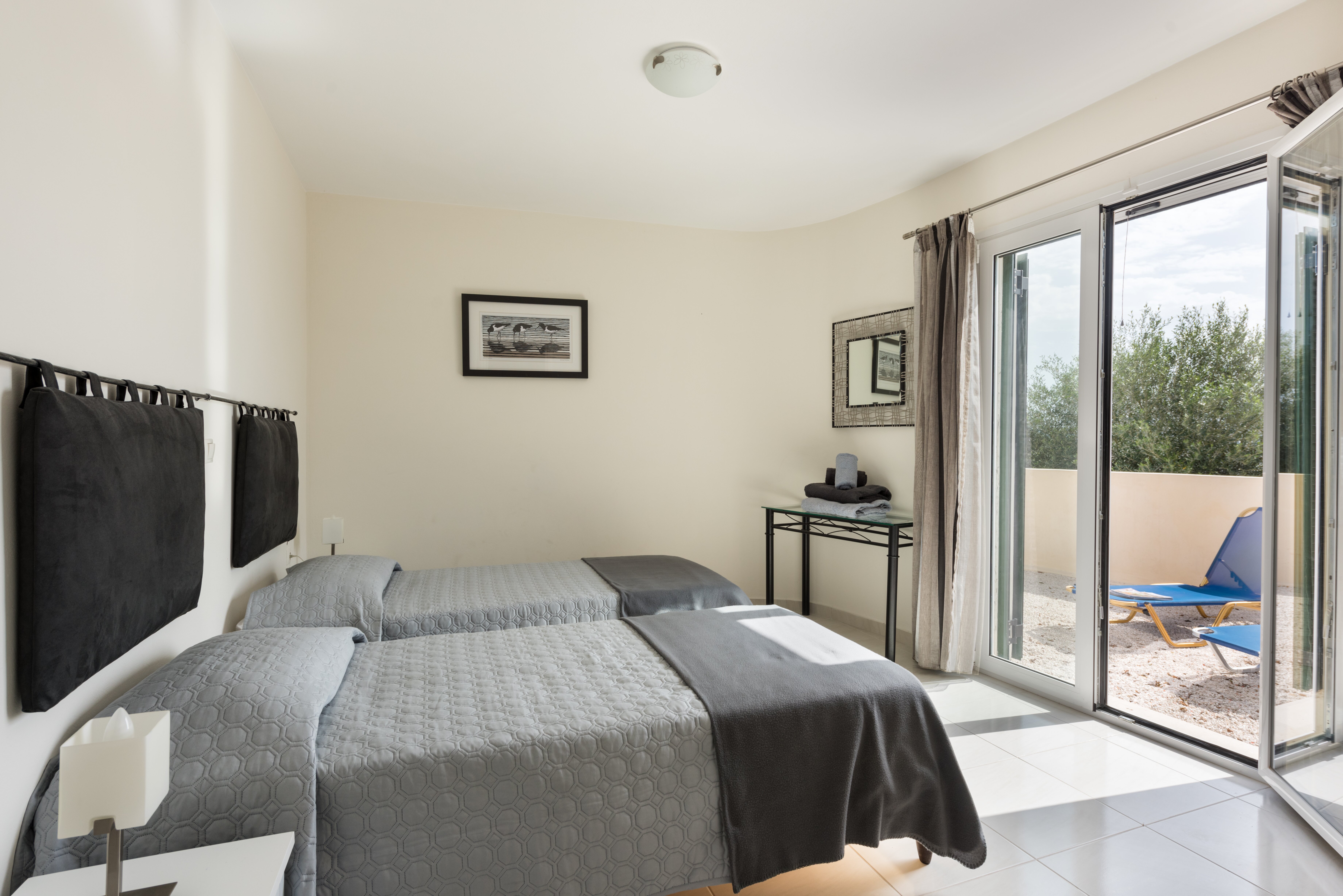 Yialiskari Bay House - Image 8