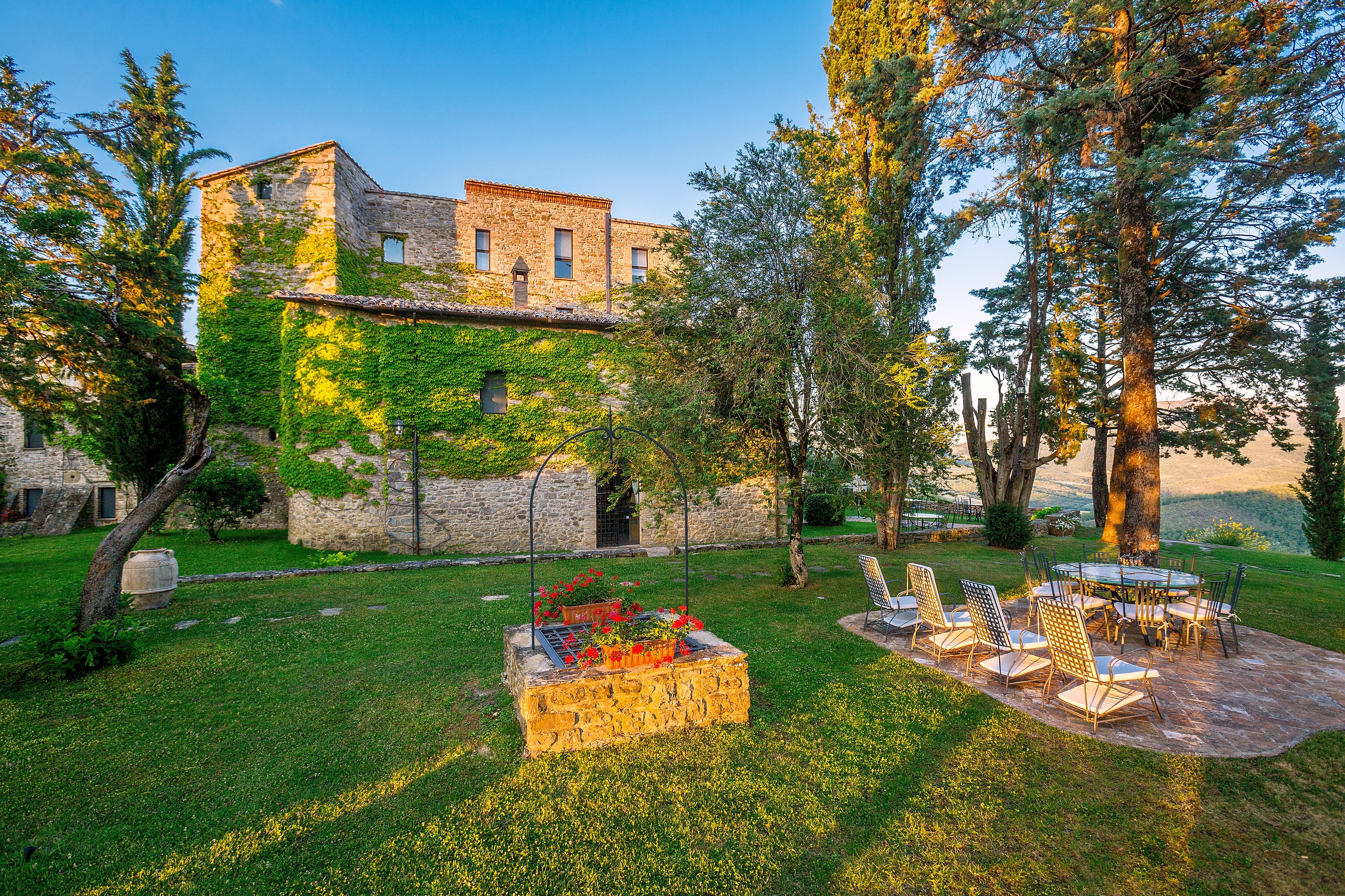 I Cipressi- Borgo Bastia Creti - Image 4