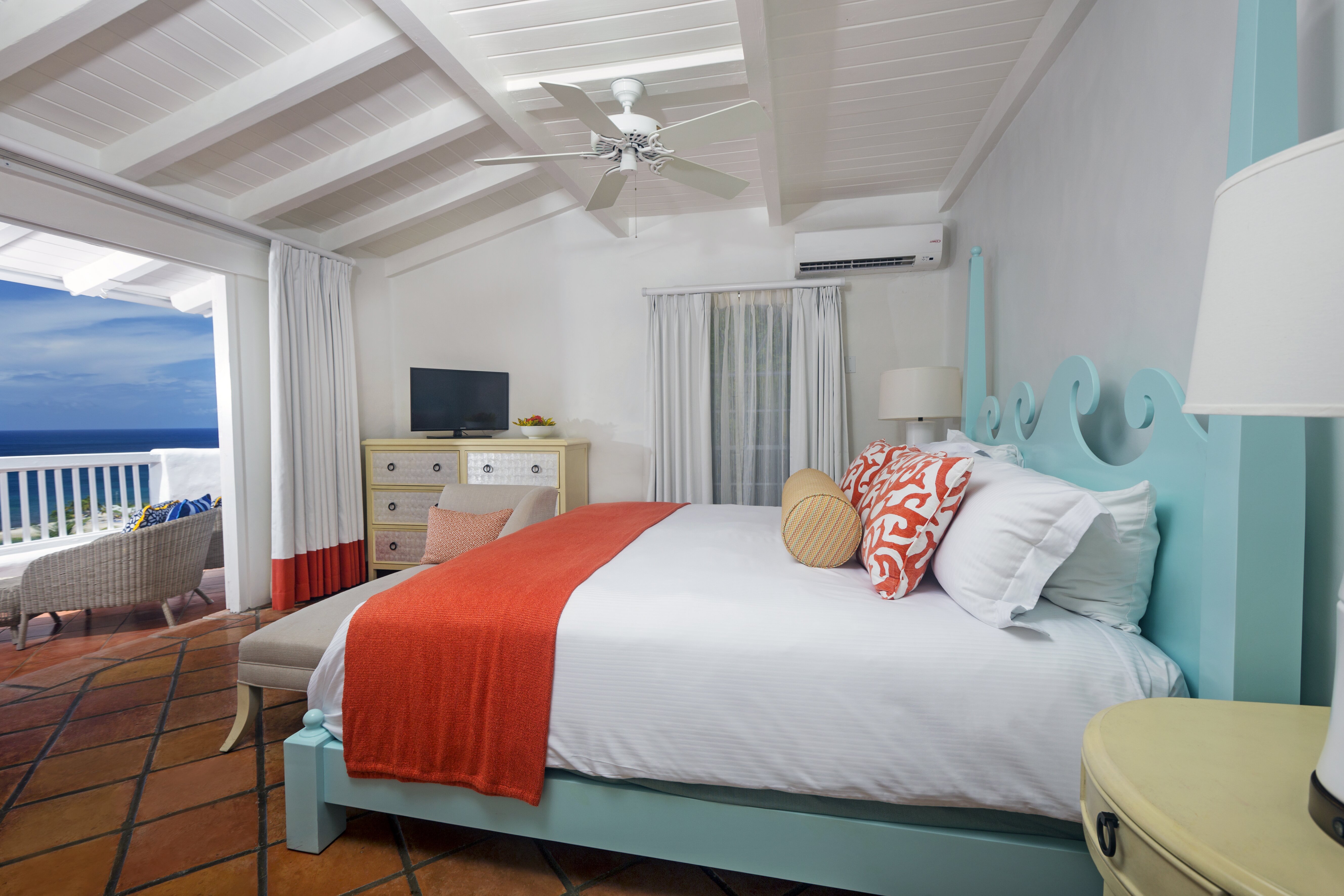 Windjammer Premium Ocean View Villa - 4BD