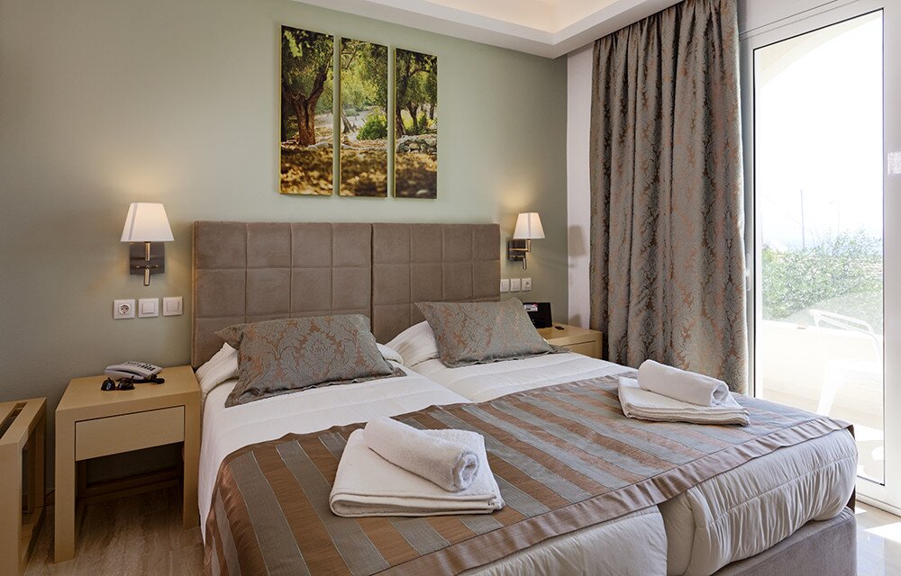 Melina Bay Hotel - Image 4