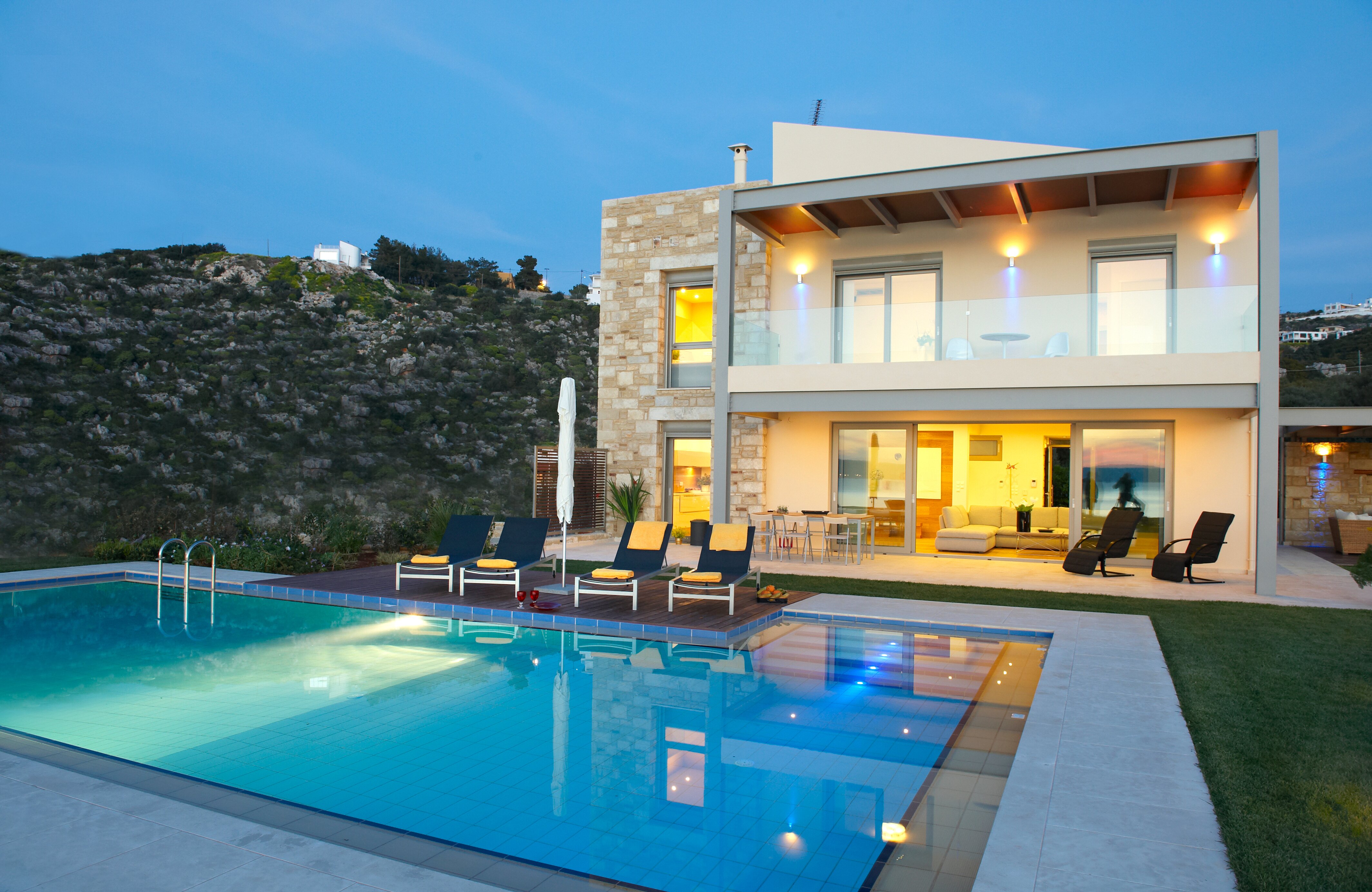 Pool and dining area