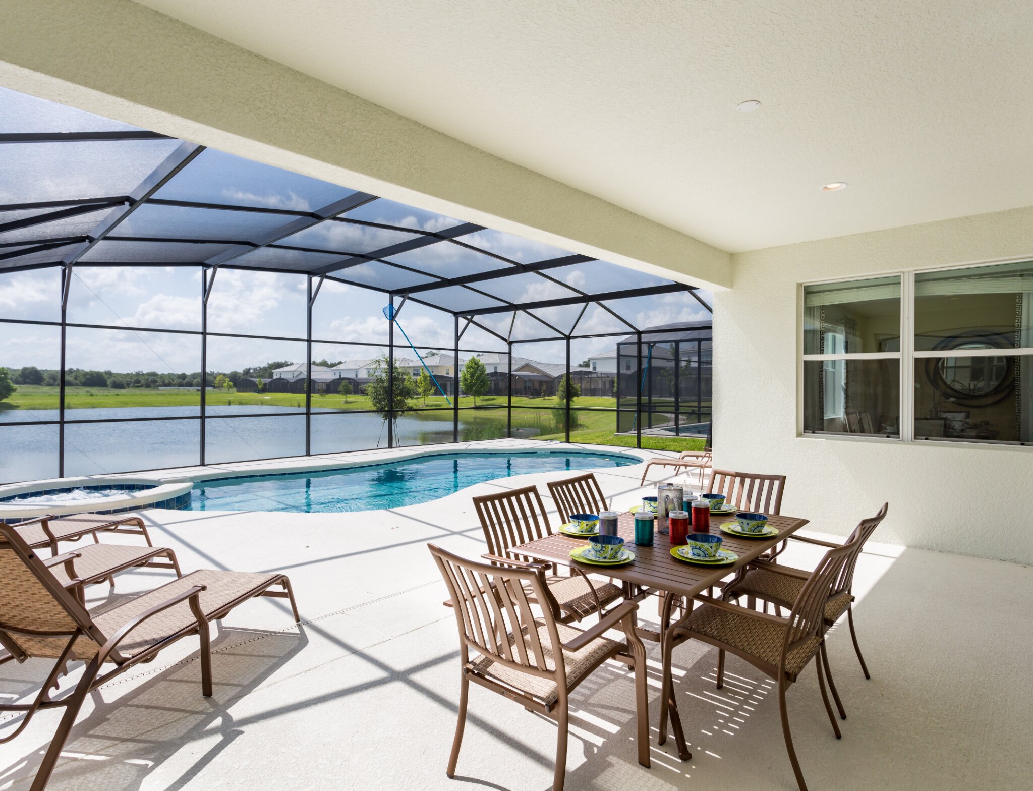 Lakeside house - Image 4