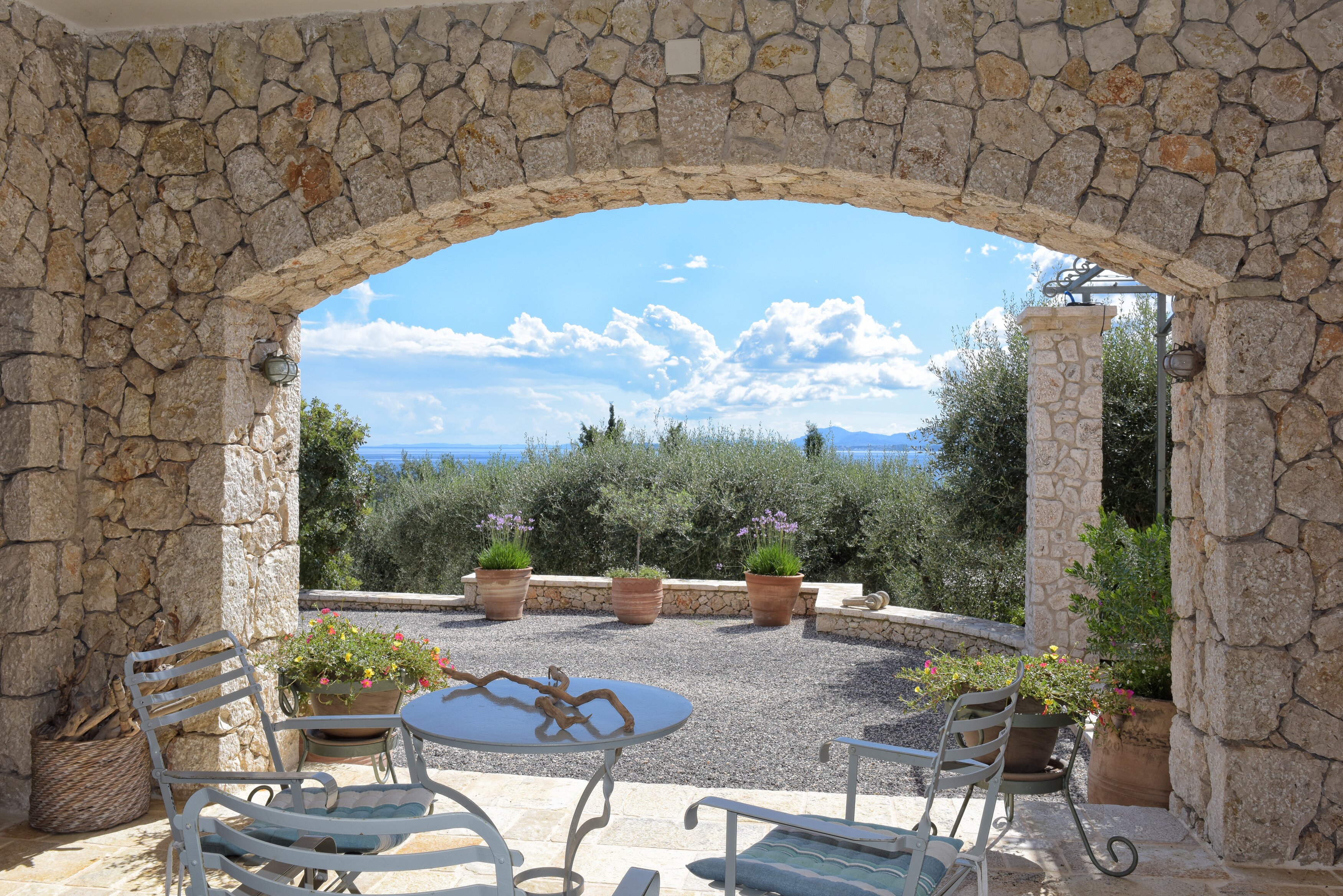 Nissaki House - Image 18