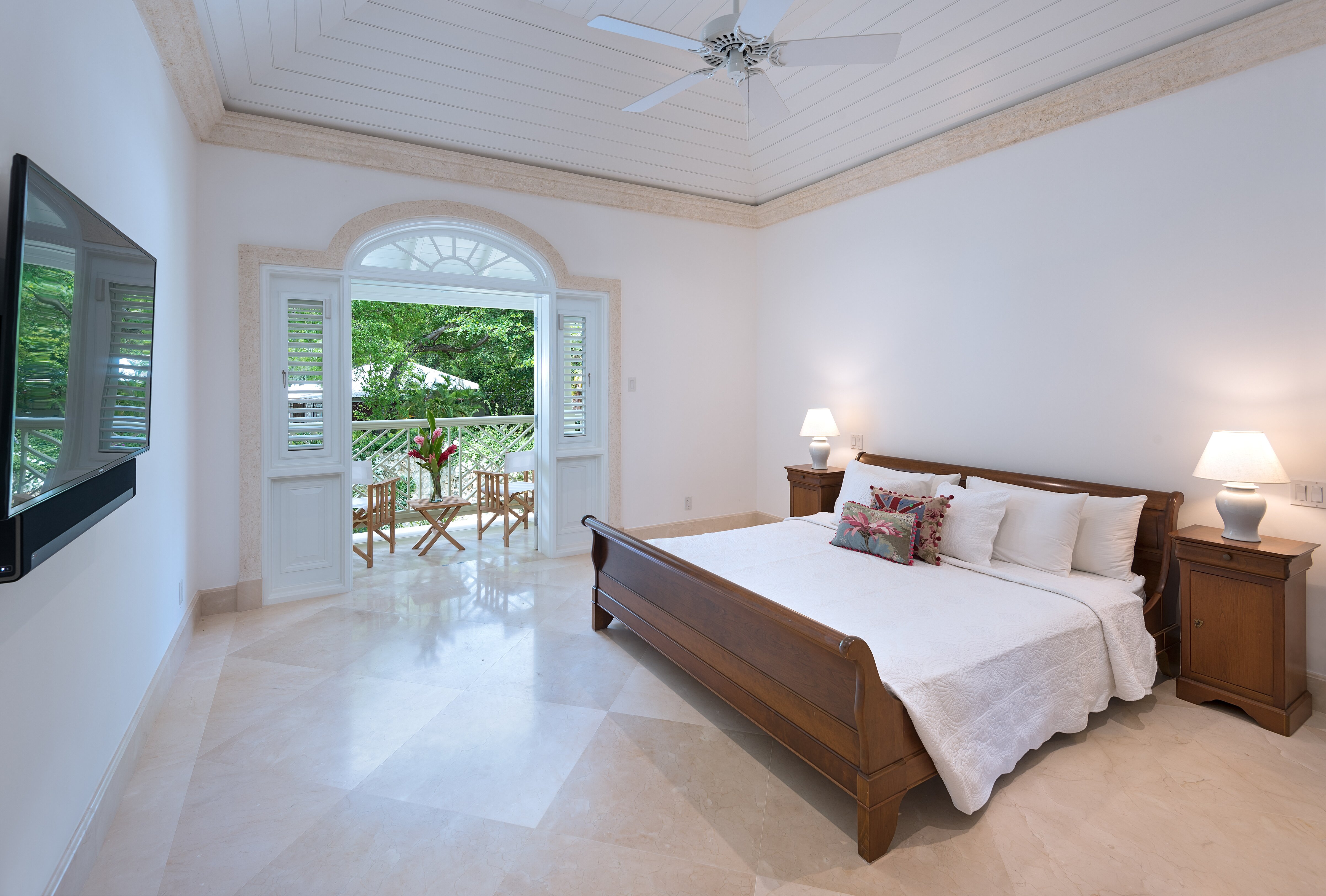 Hemingway House - Image 9