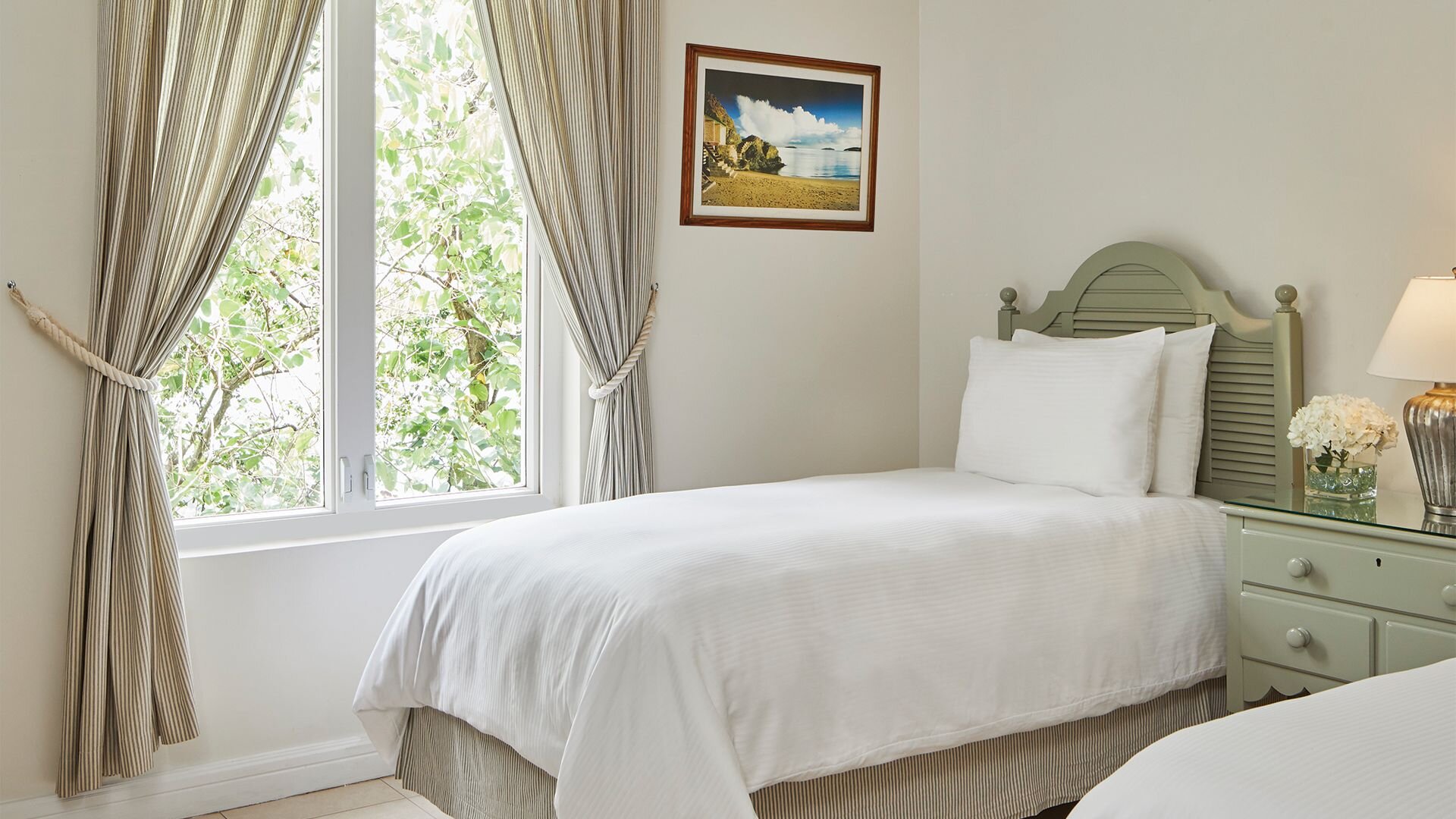 Estate Villa with Pool–3BD - Image 3