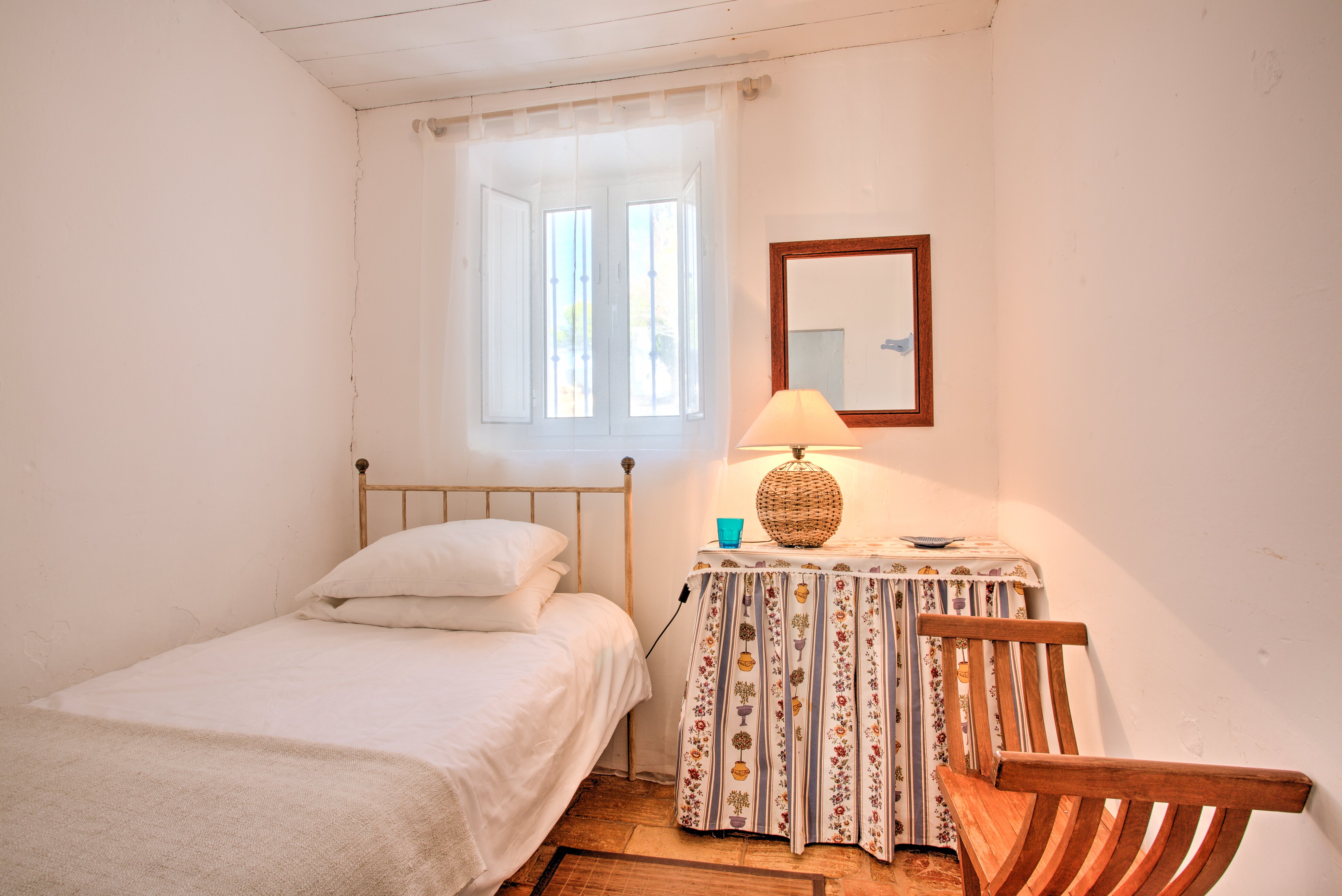 Sandy Bay Cottage - Image 13