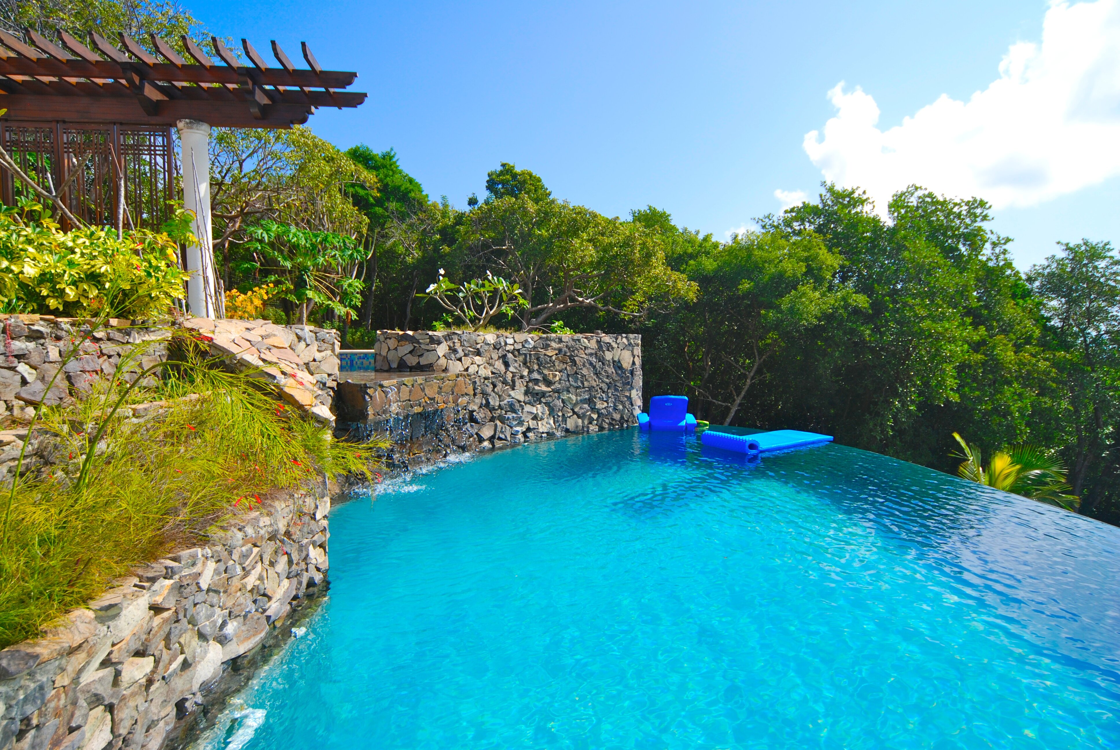 Six Senses Villa - Image 7