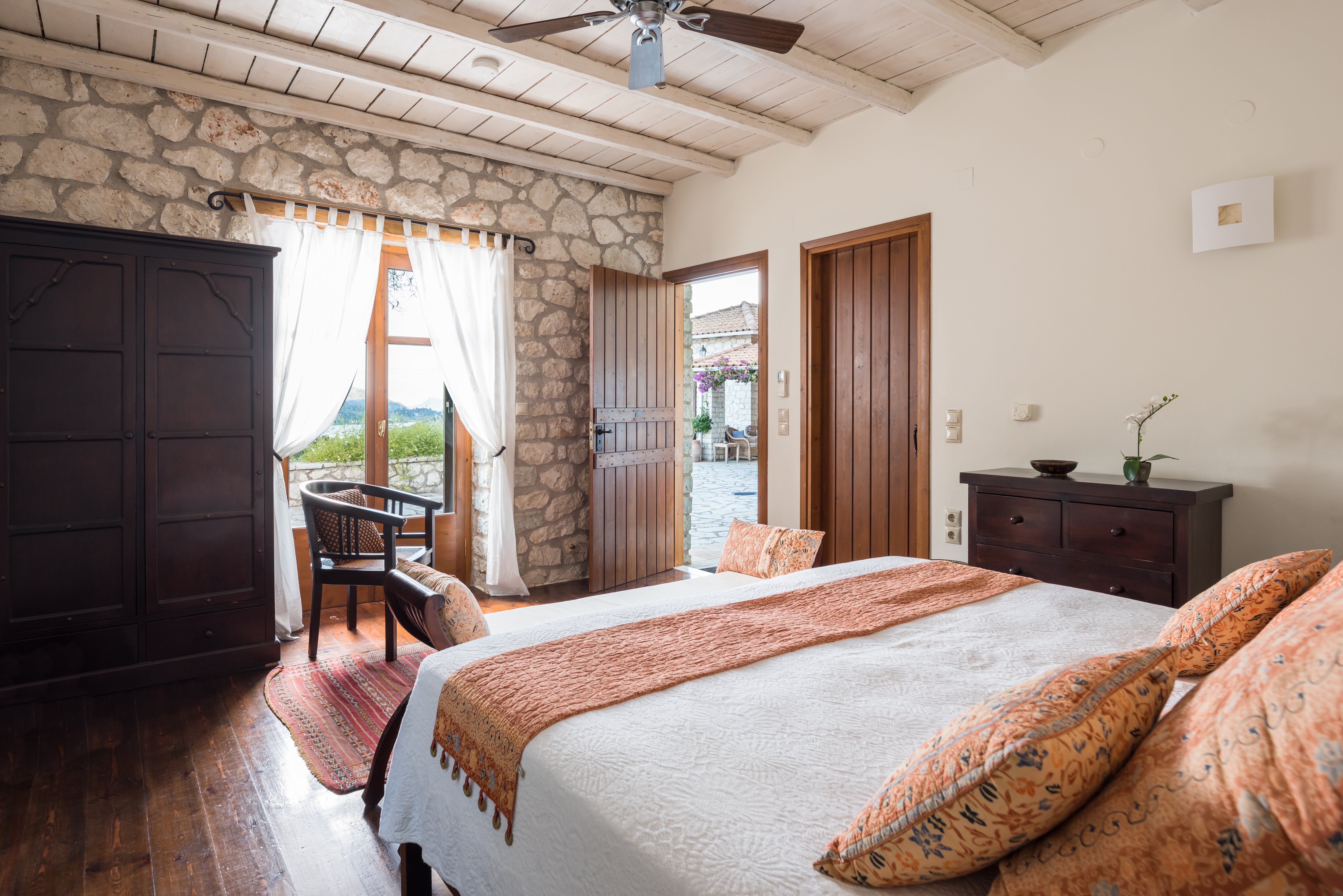 To Petrino - Image 10